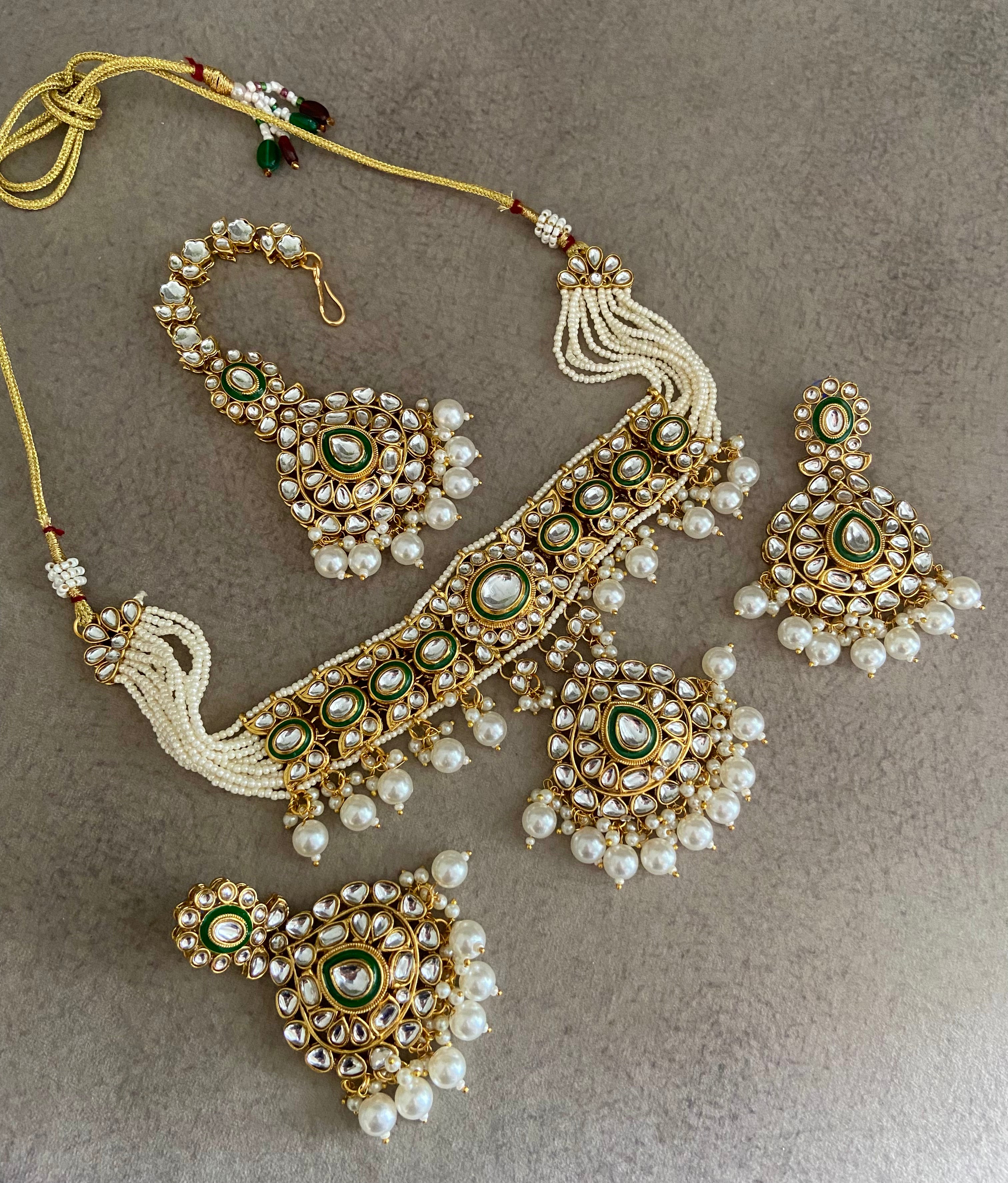 Loveleen Choker Set with Maang Tikka & Earrings