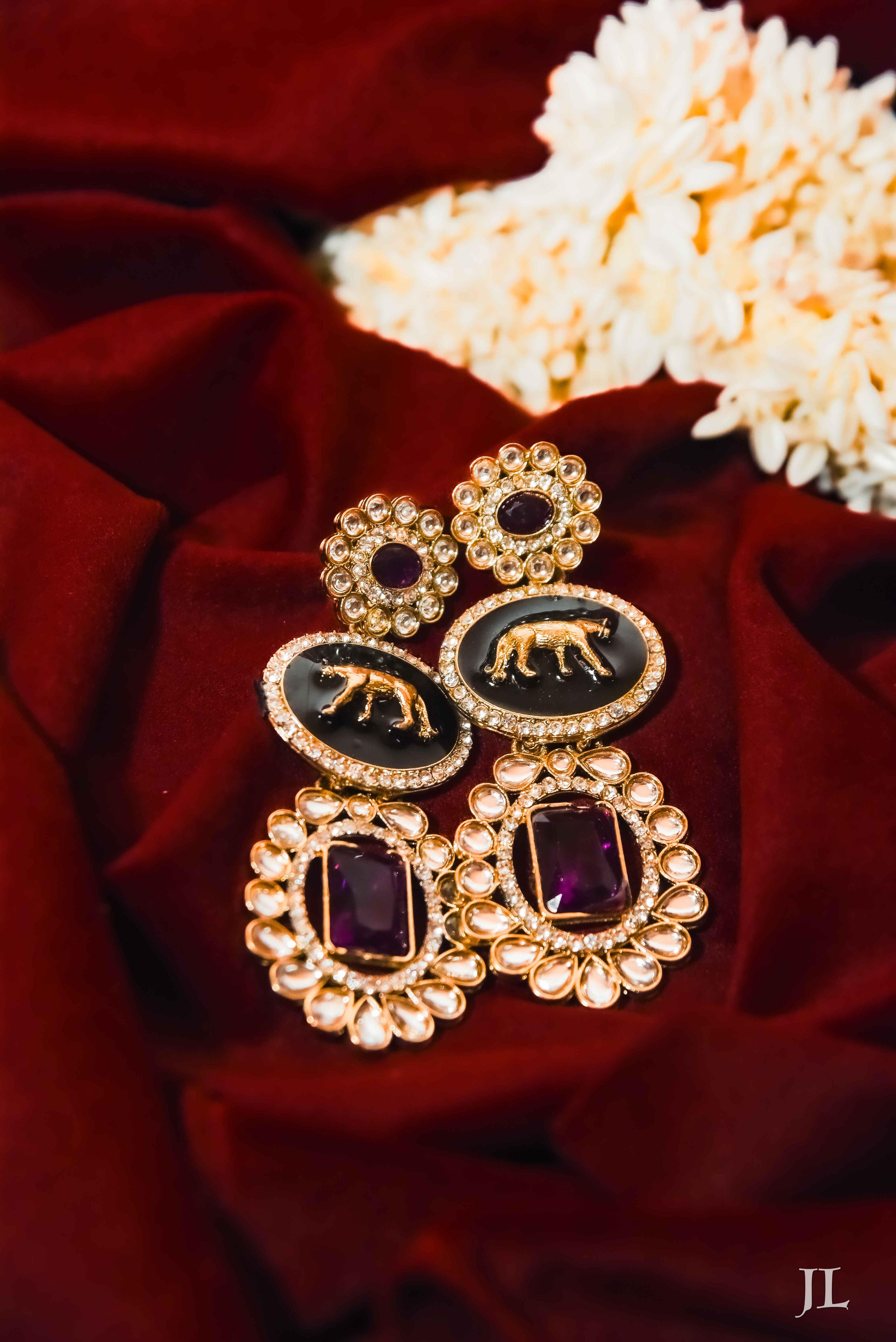 Sabya Oval Earrings