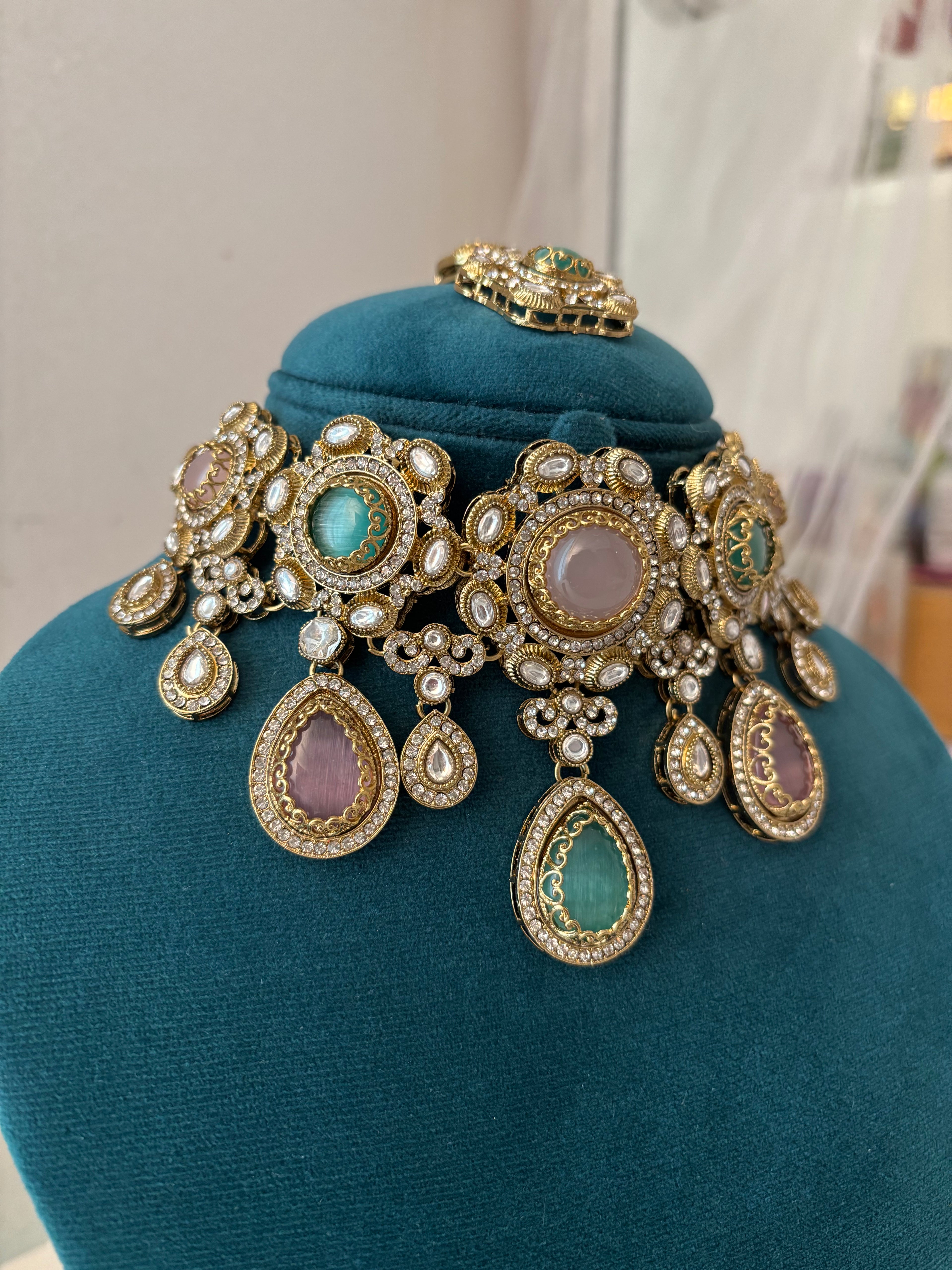 Princess Jasmine Turkish Necklace With Mang Tikka & Earrings (Pink & Mint)