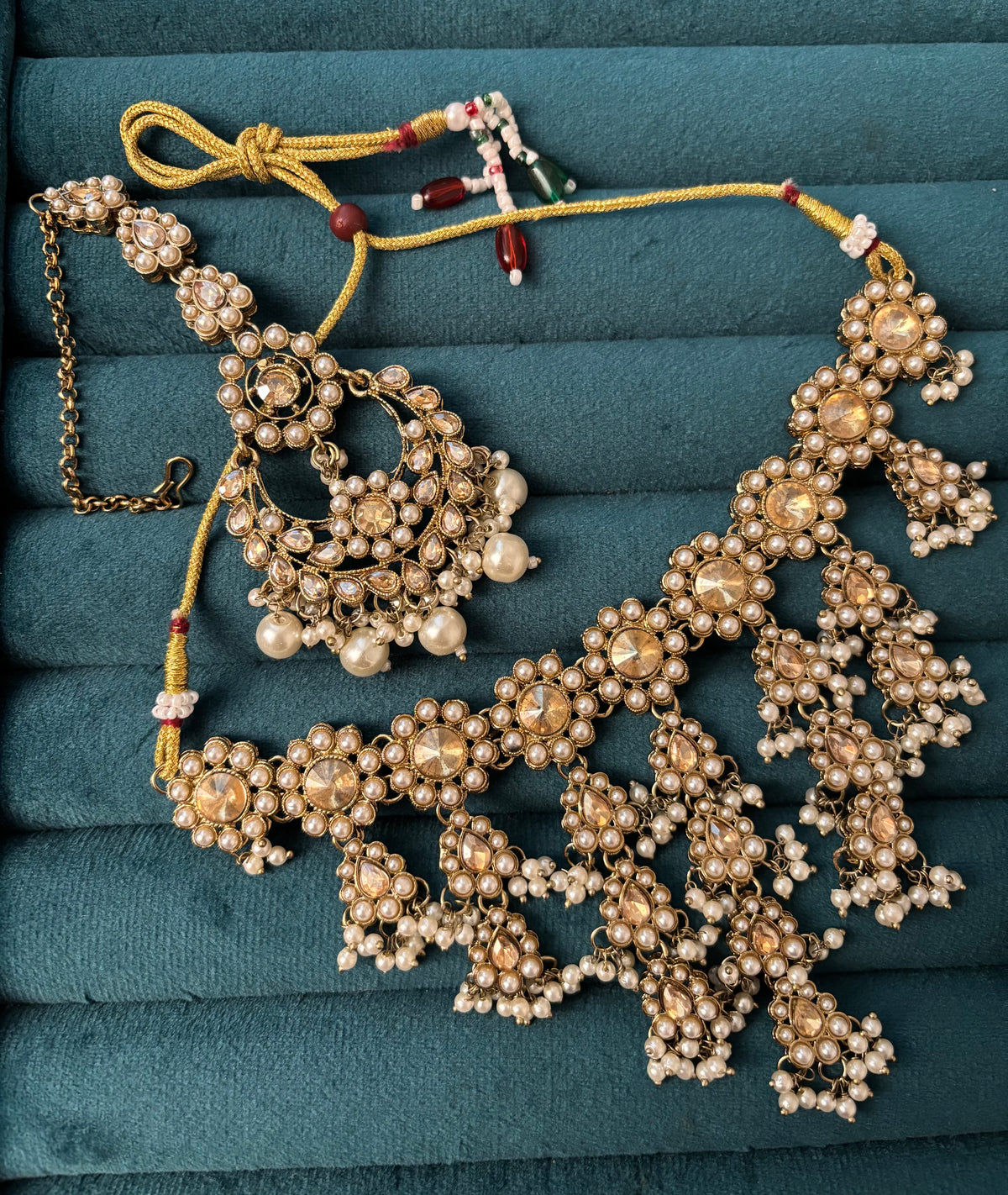 Flower Layer Necklace With Mang Tikka & Chandbali