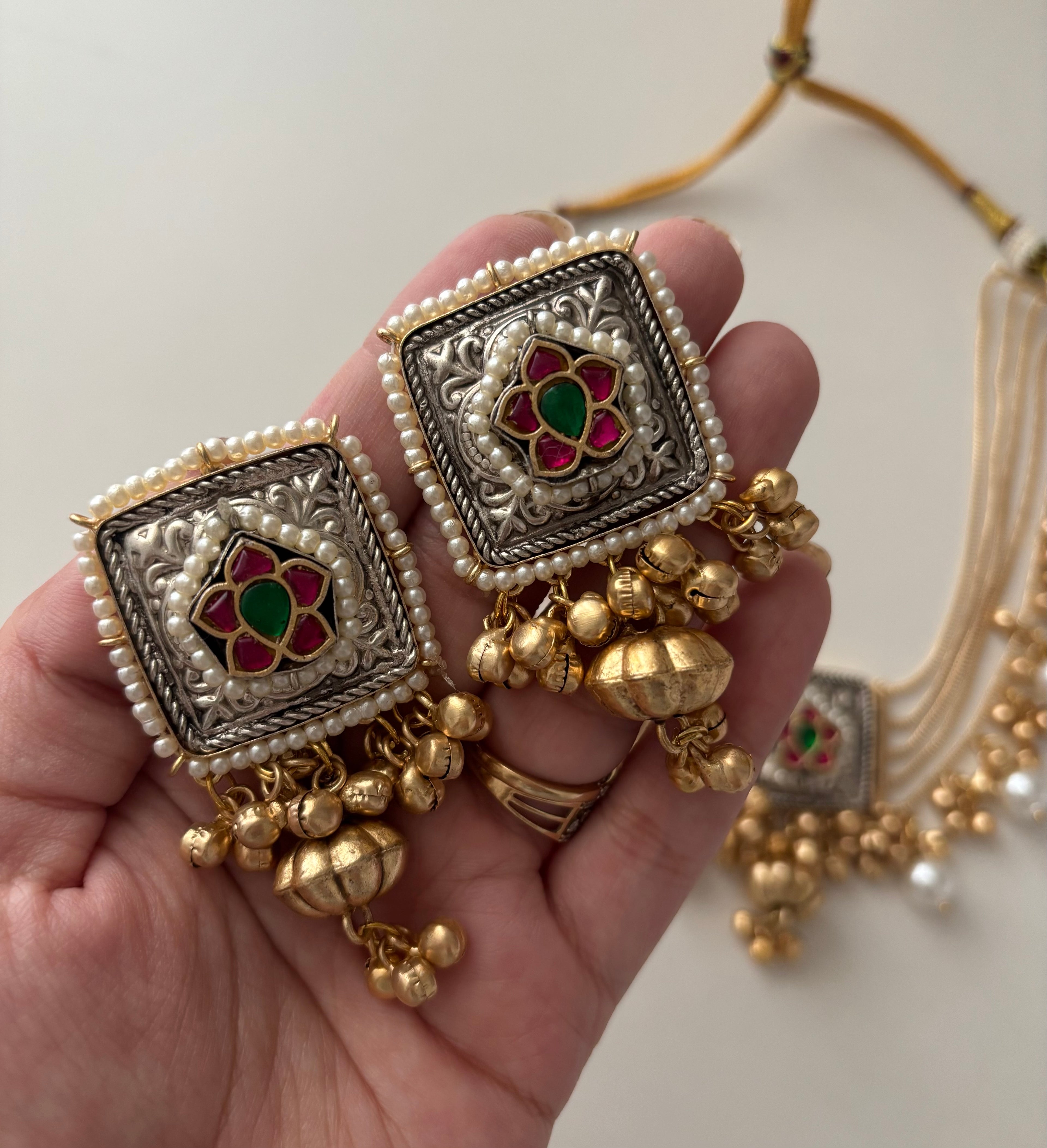 Premium Brass Pachi Kundan Work Neckalce With Stud Earrings (Ruby/Emerald)