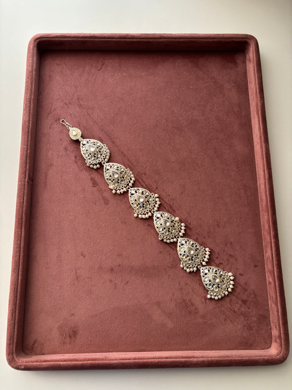 Almond Kundan Parandi