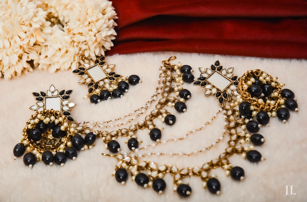 Mirror Touch Mang Tikka With Jhumkas & Side Layers