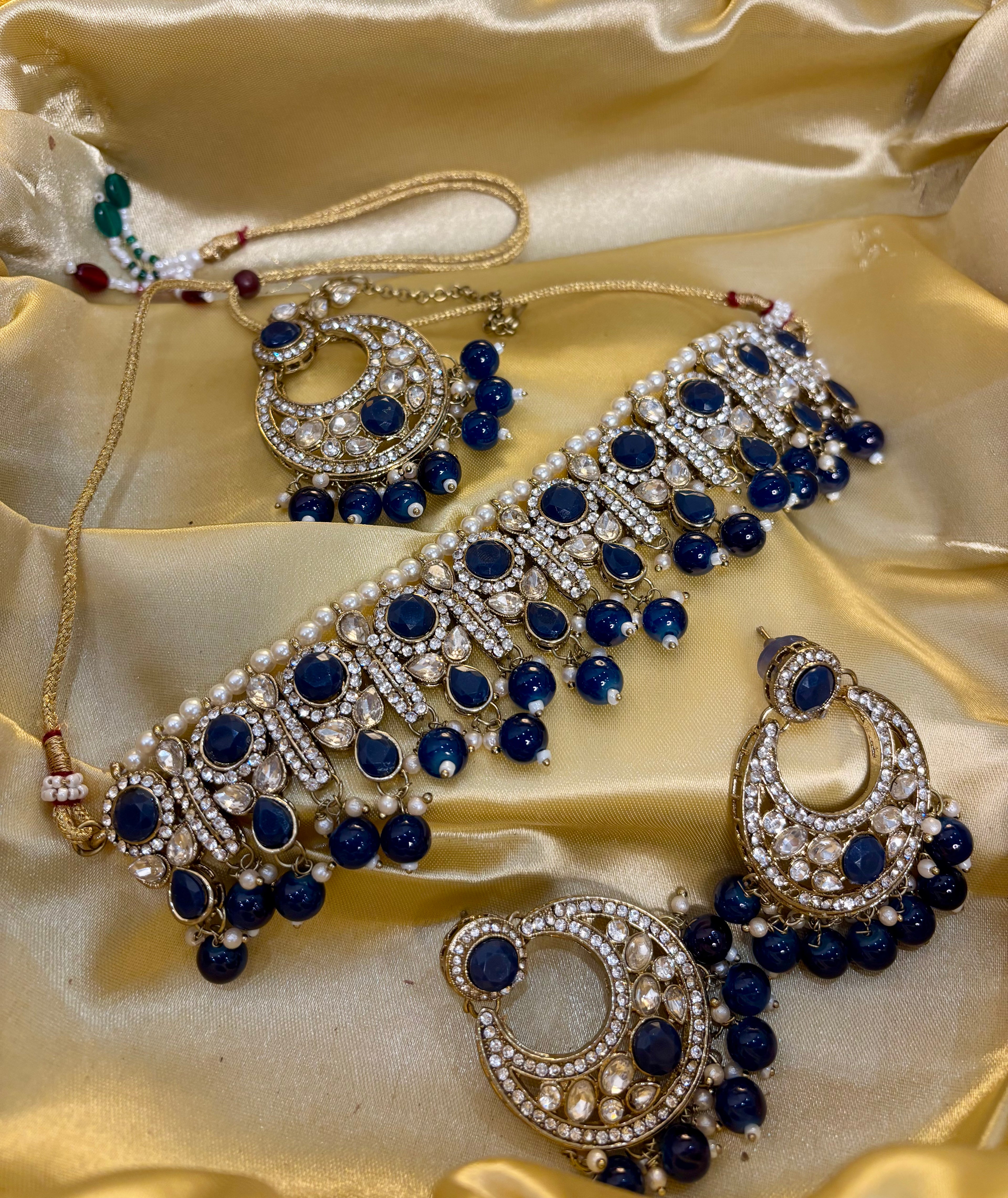 Navy Blue Choker Set With Mang Tikka & Chandbali