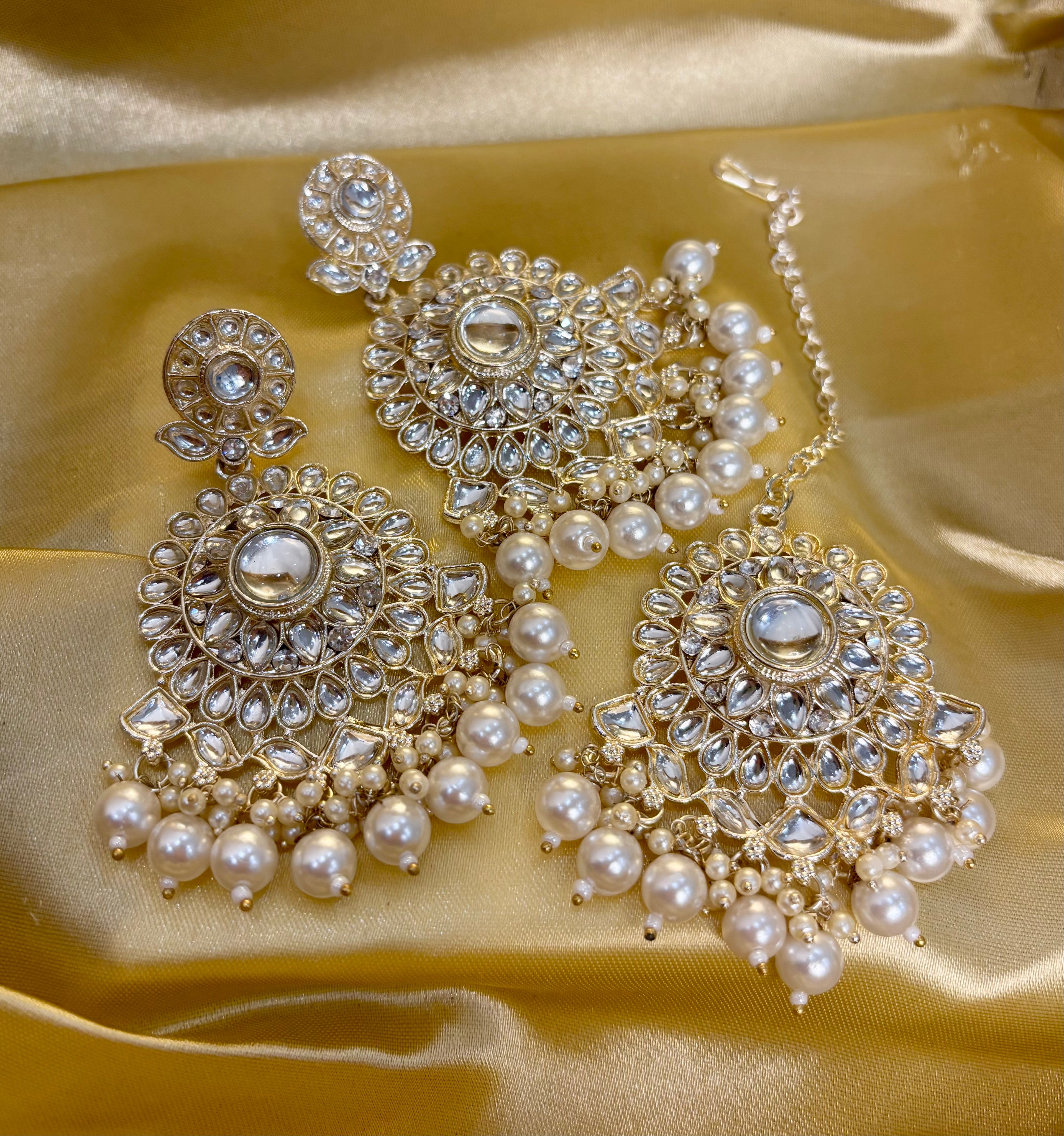 Shagun Ivory Heavy Look Set With Mang Tikka & Earrings