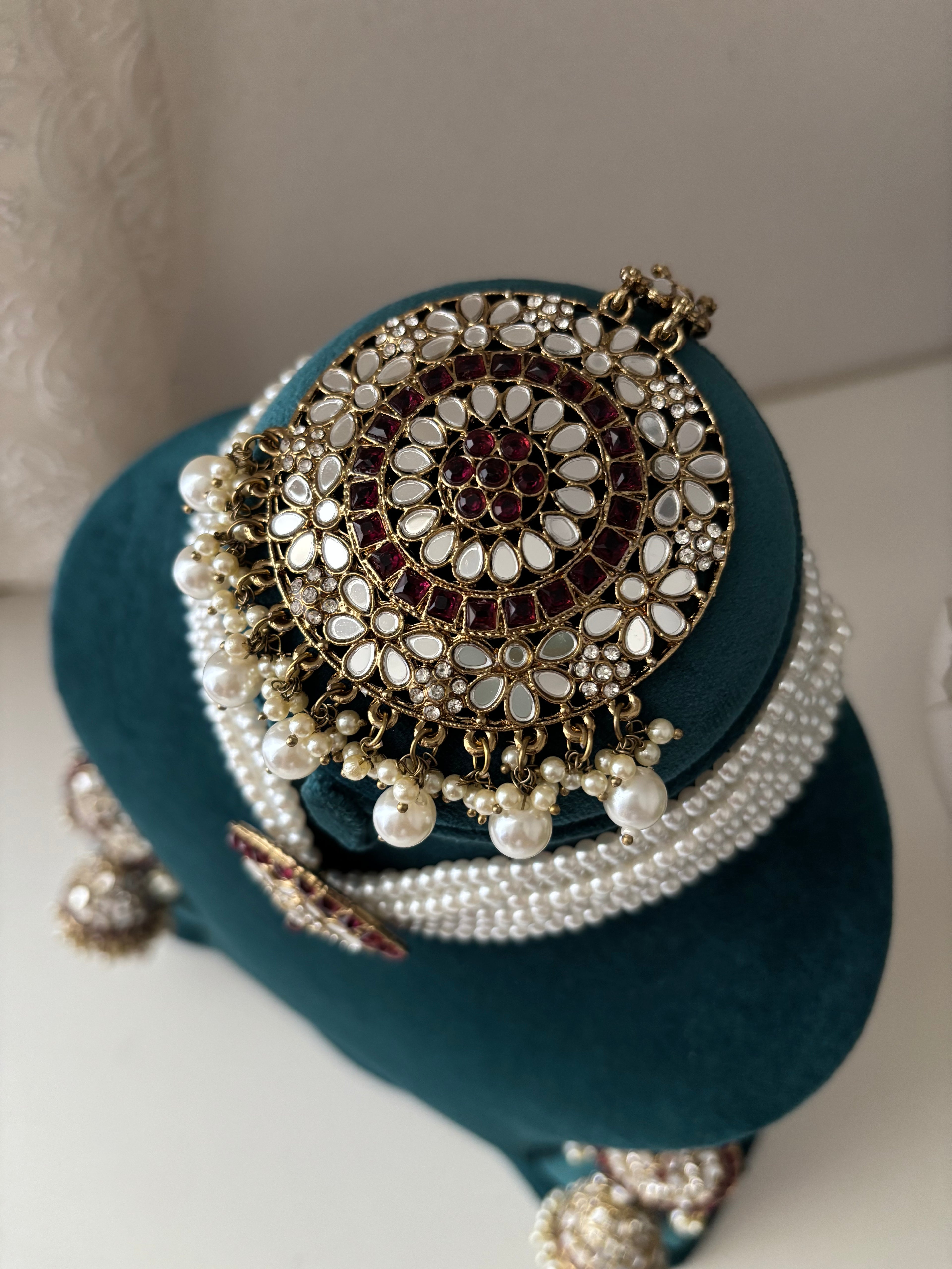 Classy Mirror Touch Choker Mang Tikka & Jhumkas ( Maroon)