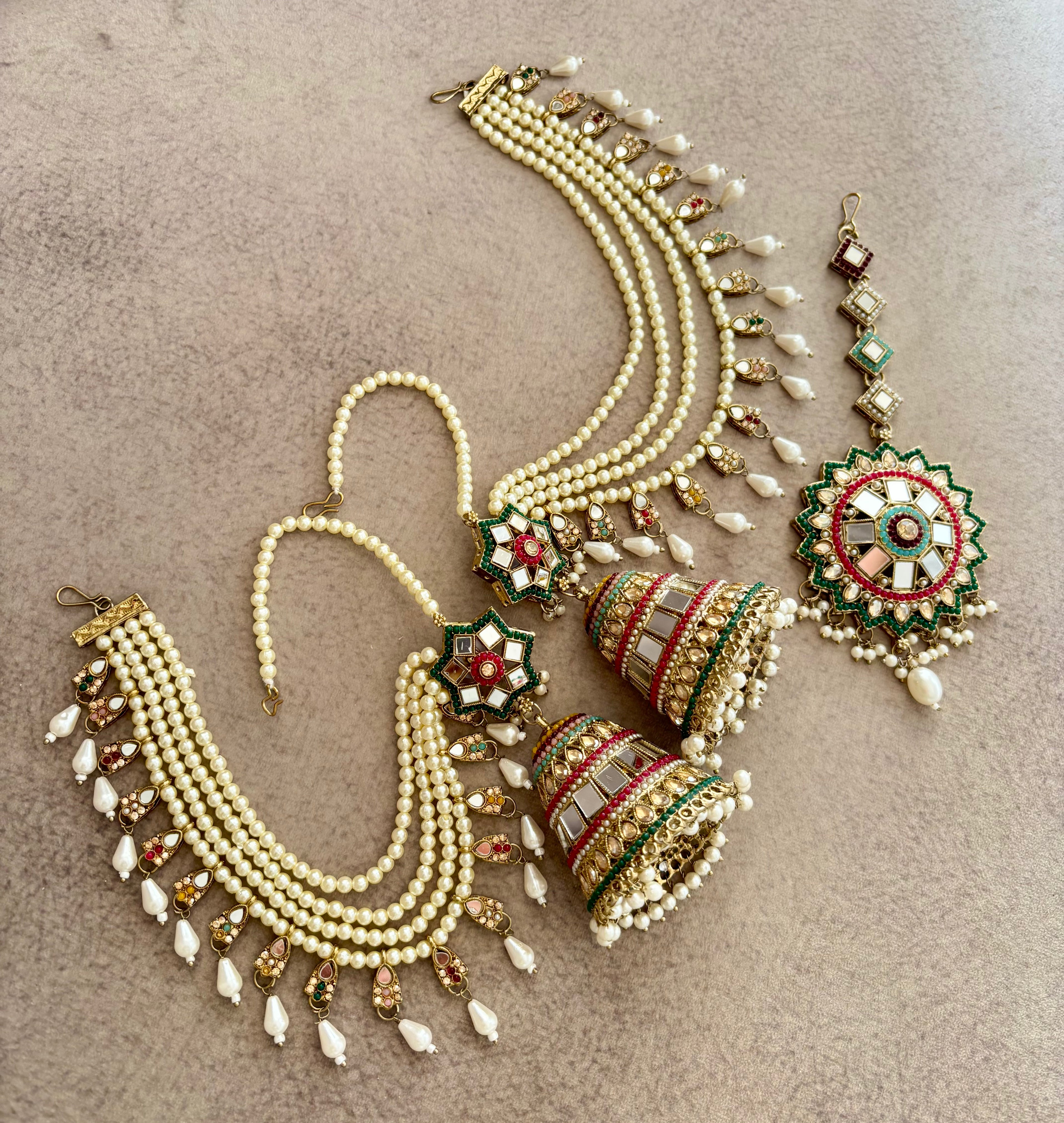 Multi Pakistani Inspired Mang Tikka with Jhumkas & Earchain
