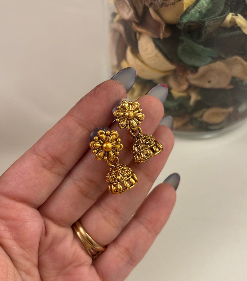 Gold Look Classy Necklace With Flower Jhumkas