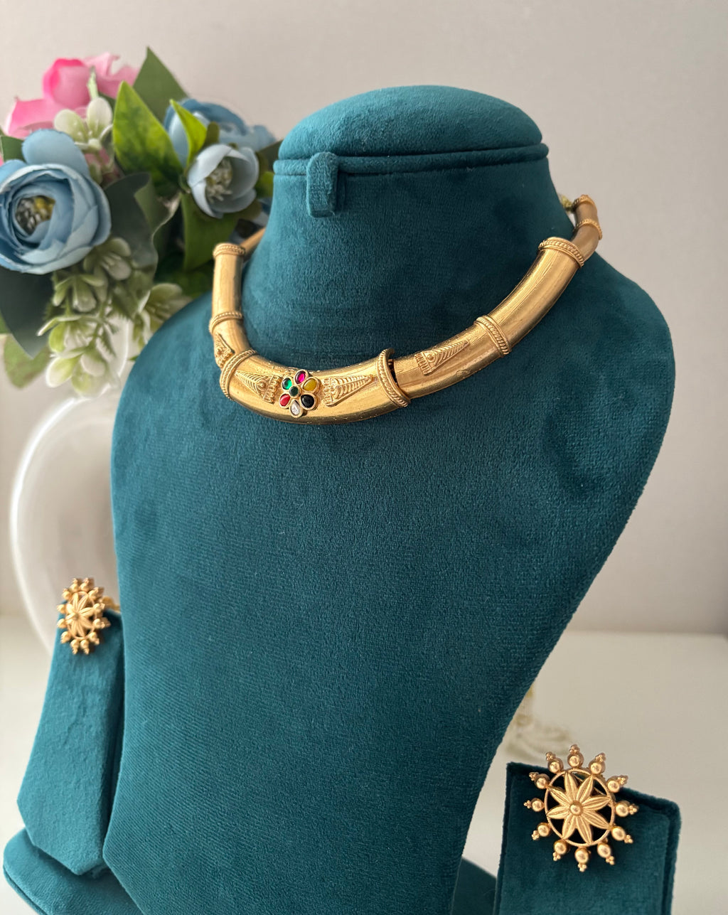Premium Brass Hasli With Studs (Multi)