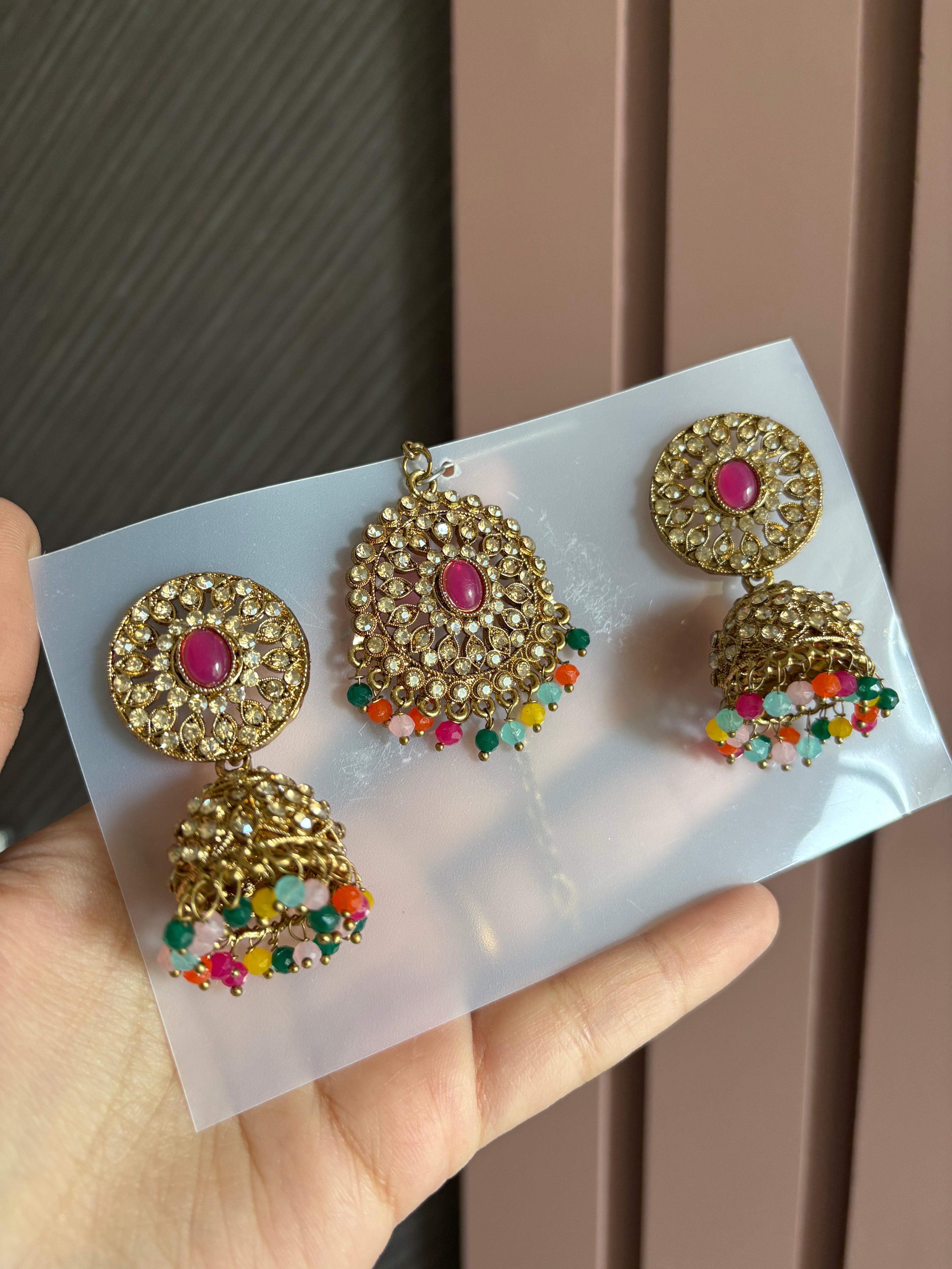 Multi Mang Tikka With Jhumki