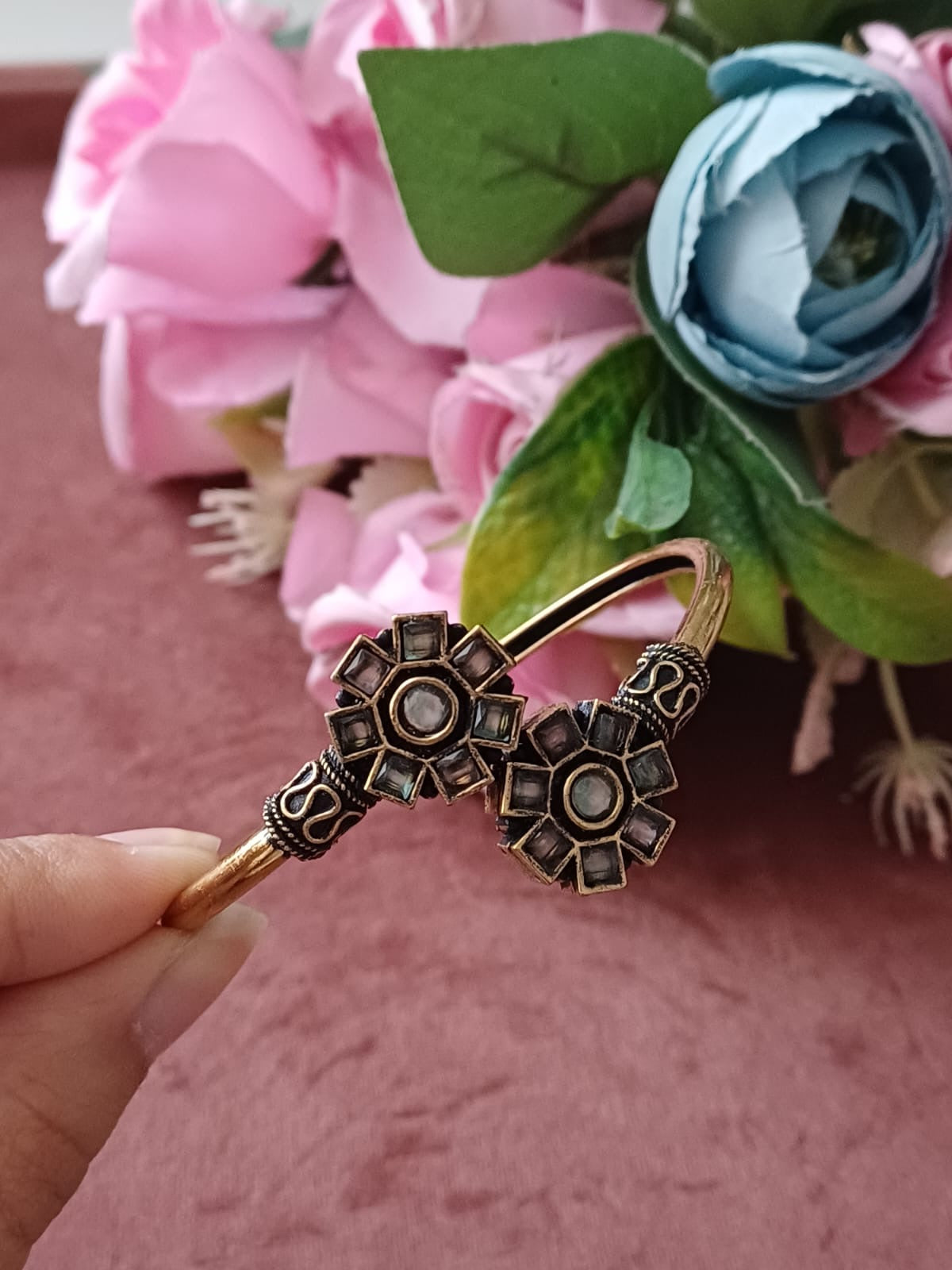 Prachi Oxidised Openable Bracelet