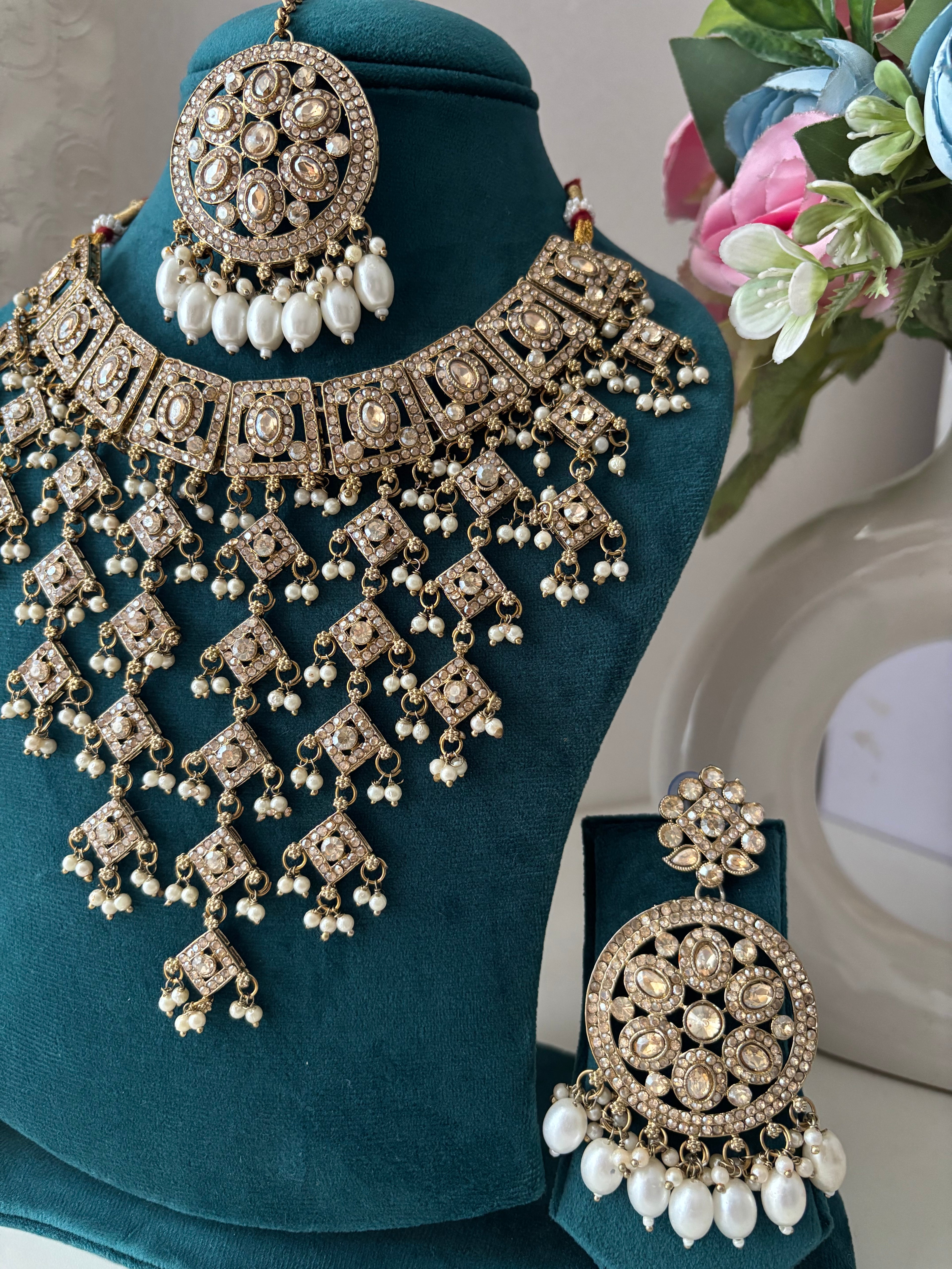 Noori Pakistani Style Layer Necklace With Mang Tikka & Earrings