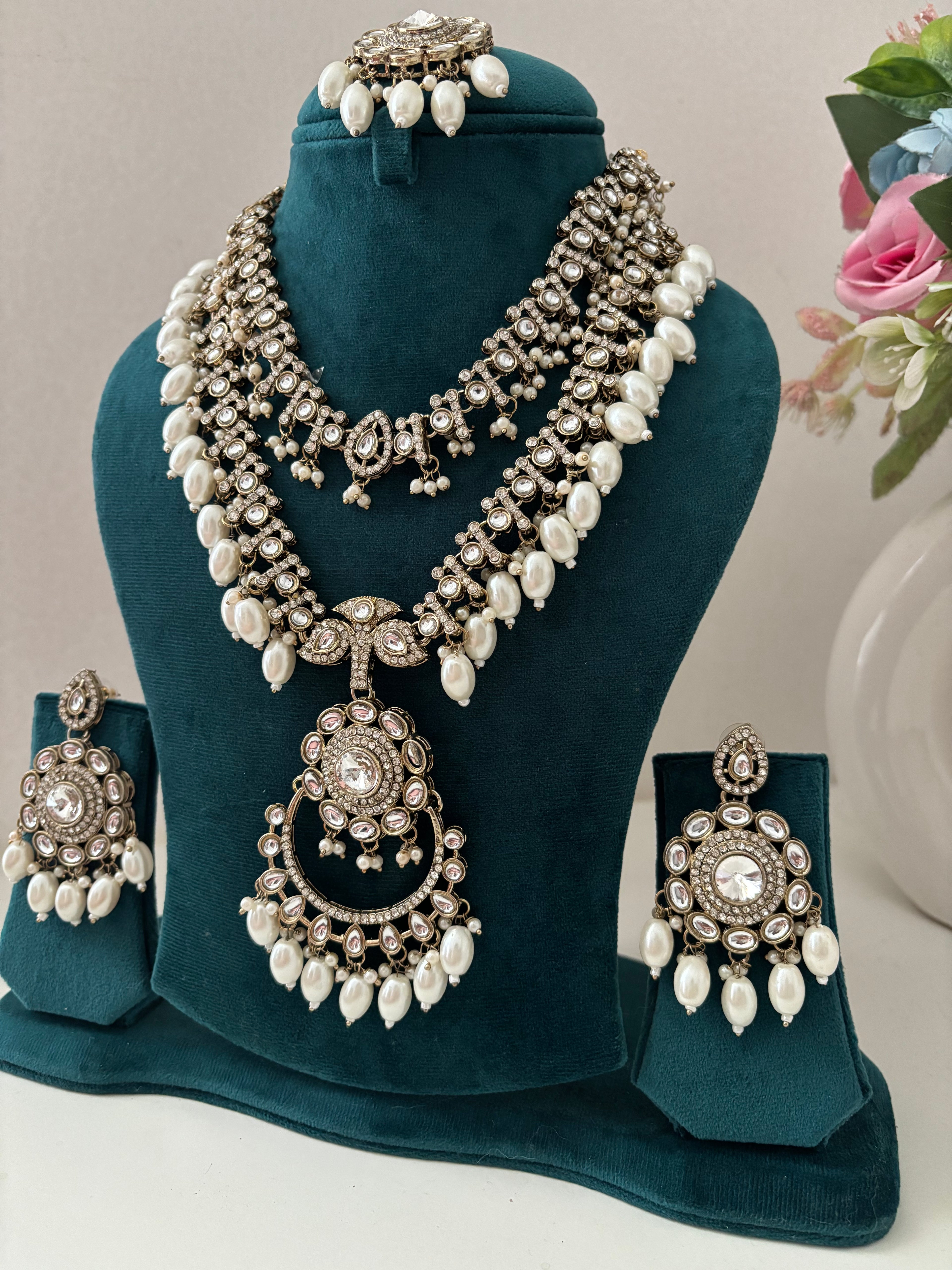 High Quality Designer Long Haar With Sleek Necklace & Mang Tikka Earrings ( Ivory )