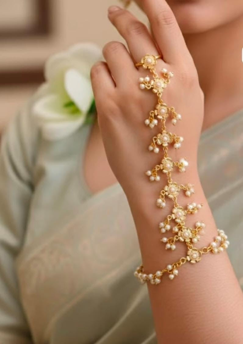 Farheen Adjustable Single Layer Adjustable Hathphool ( Pair )
