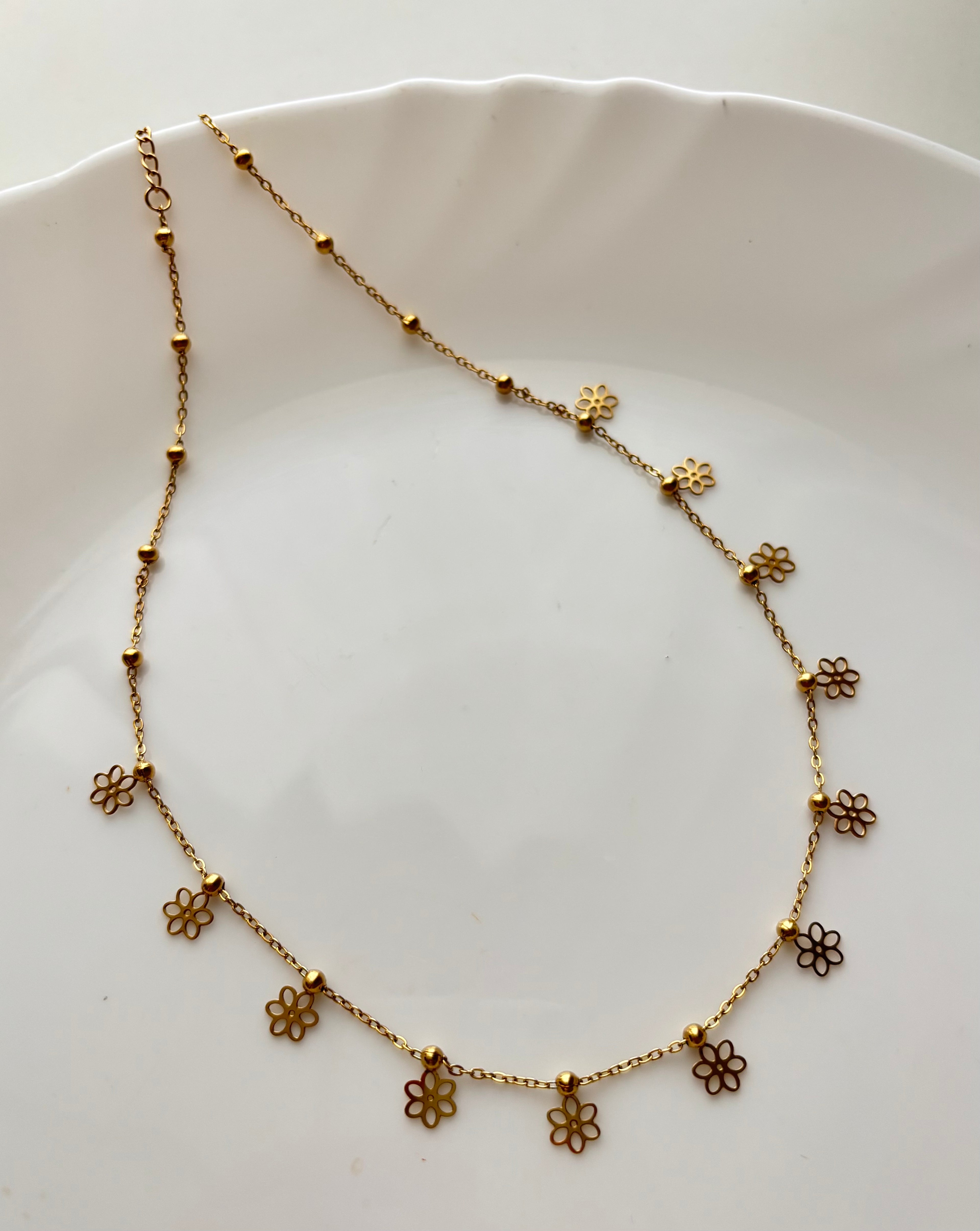 Round Flower Neckchain Design-5