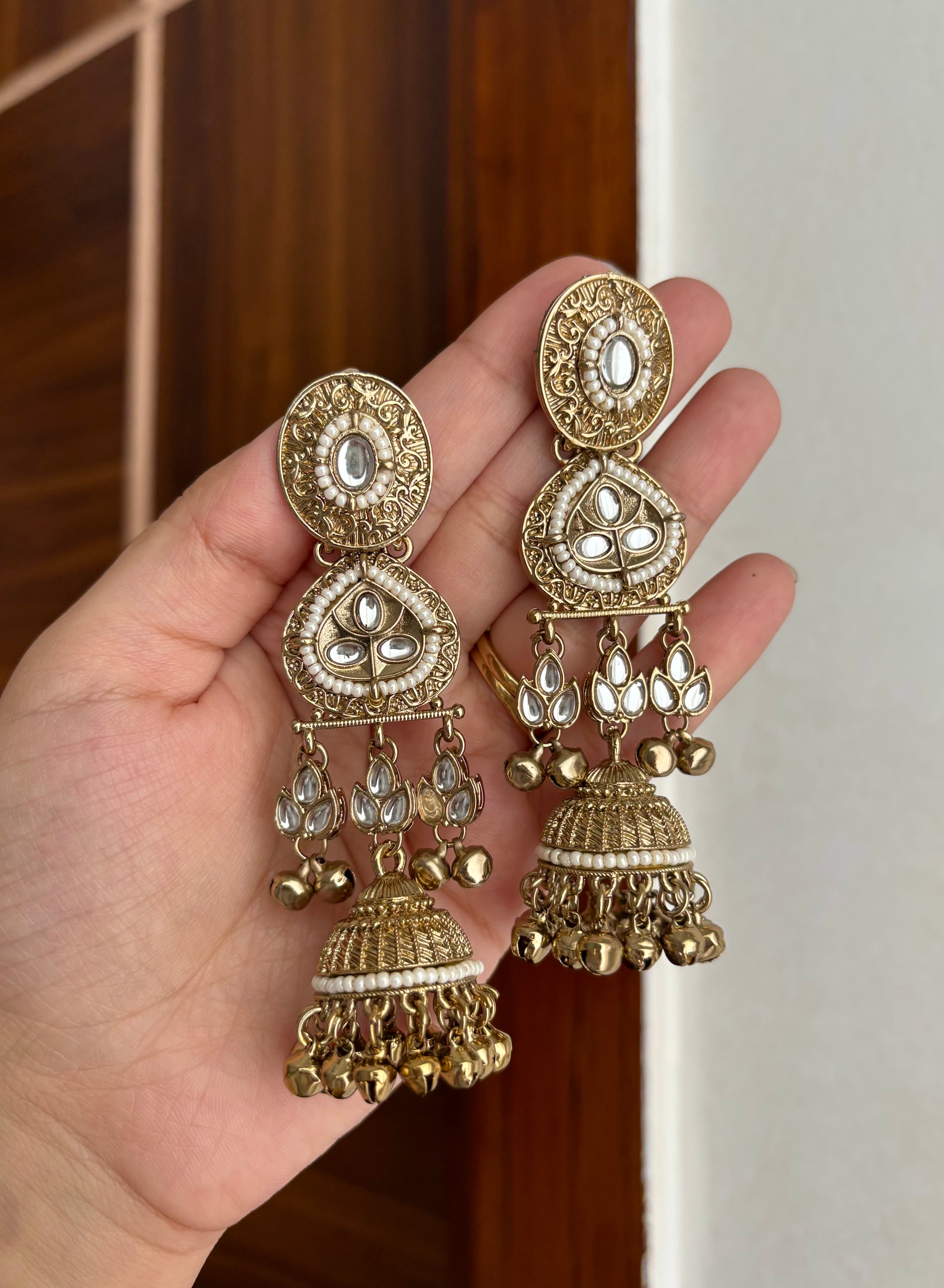 Palak Ghungroo Earrings