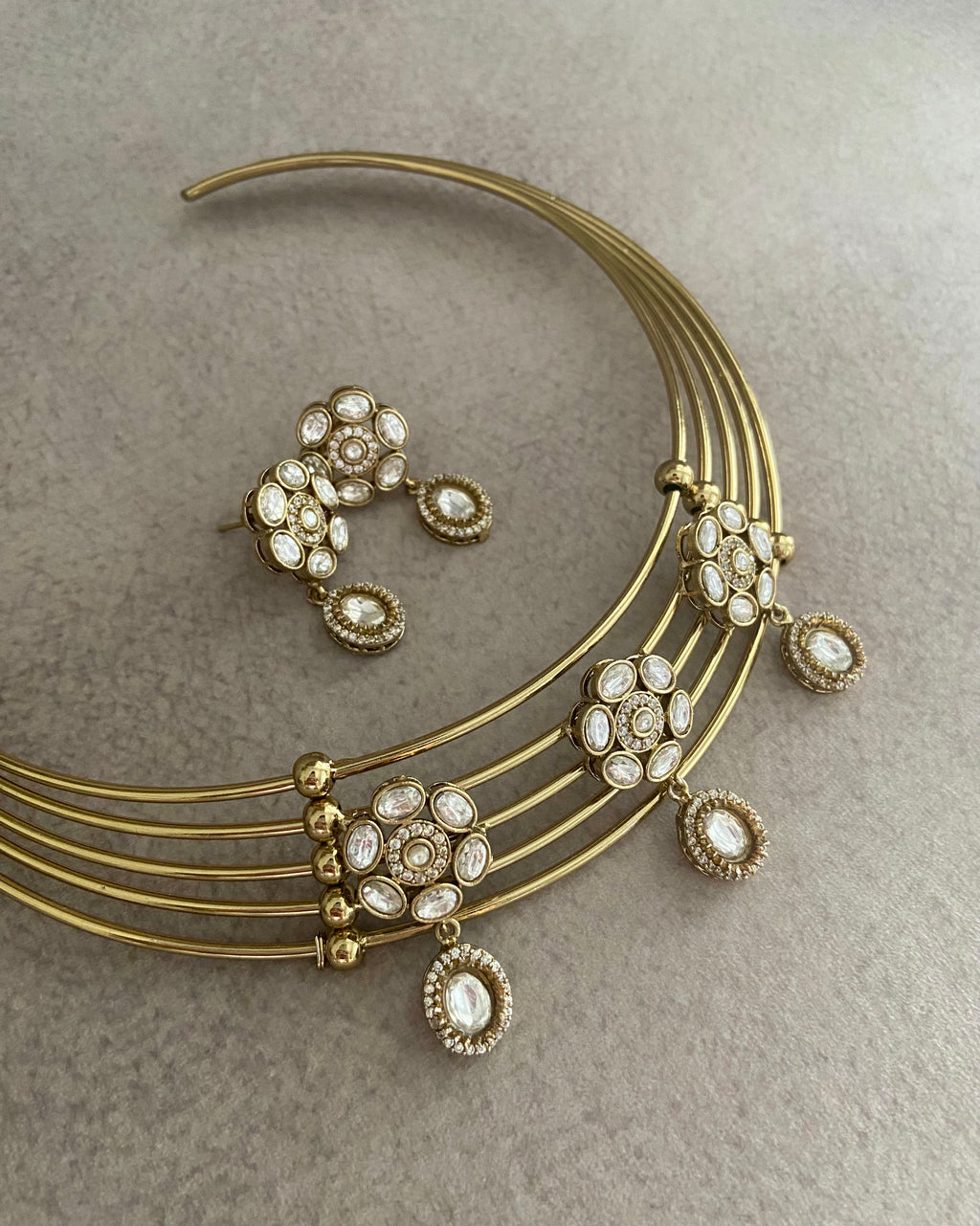 Brass Hasli With Earrings