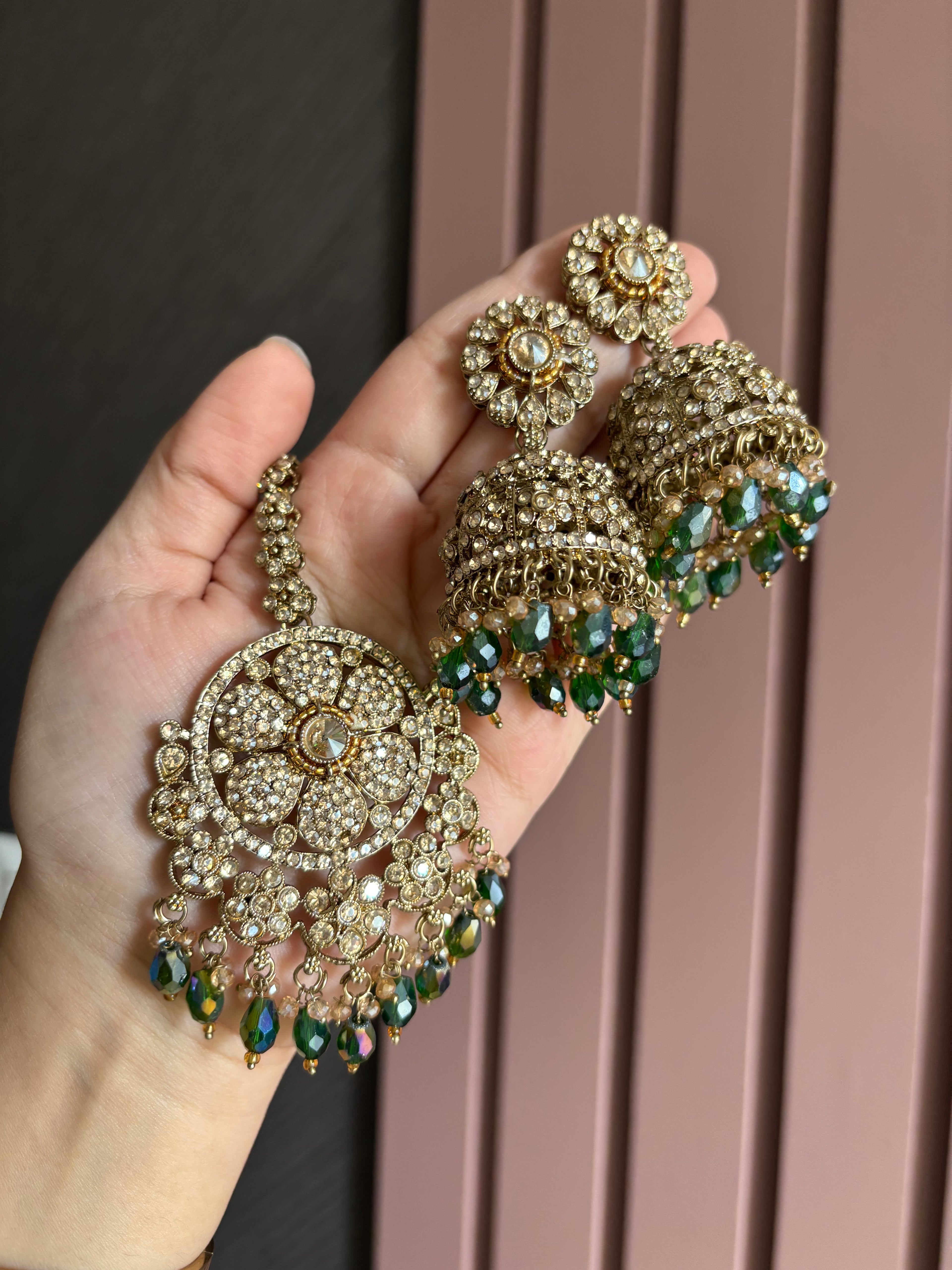 High Quality Designer Flower Mang Tikka & Jhumki ( Green )