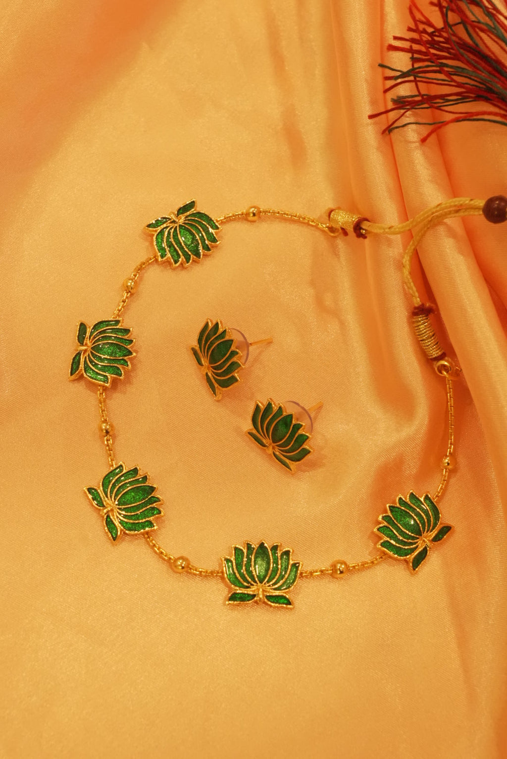 Green Lotus Set With Stud