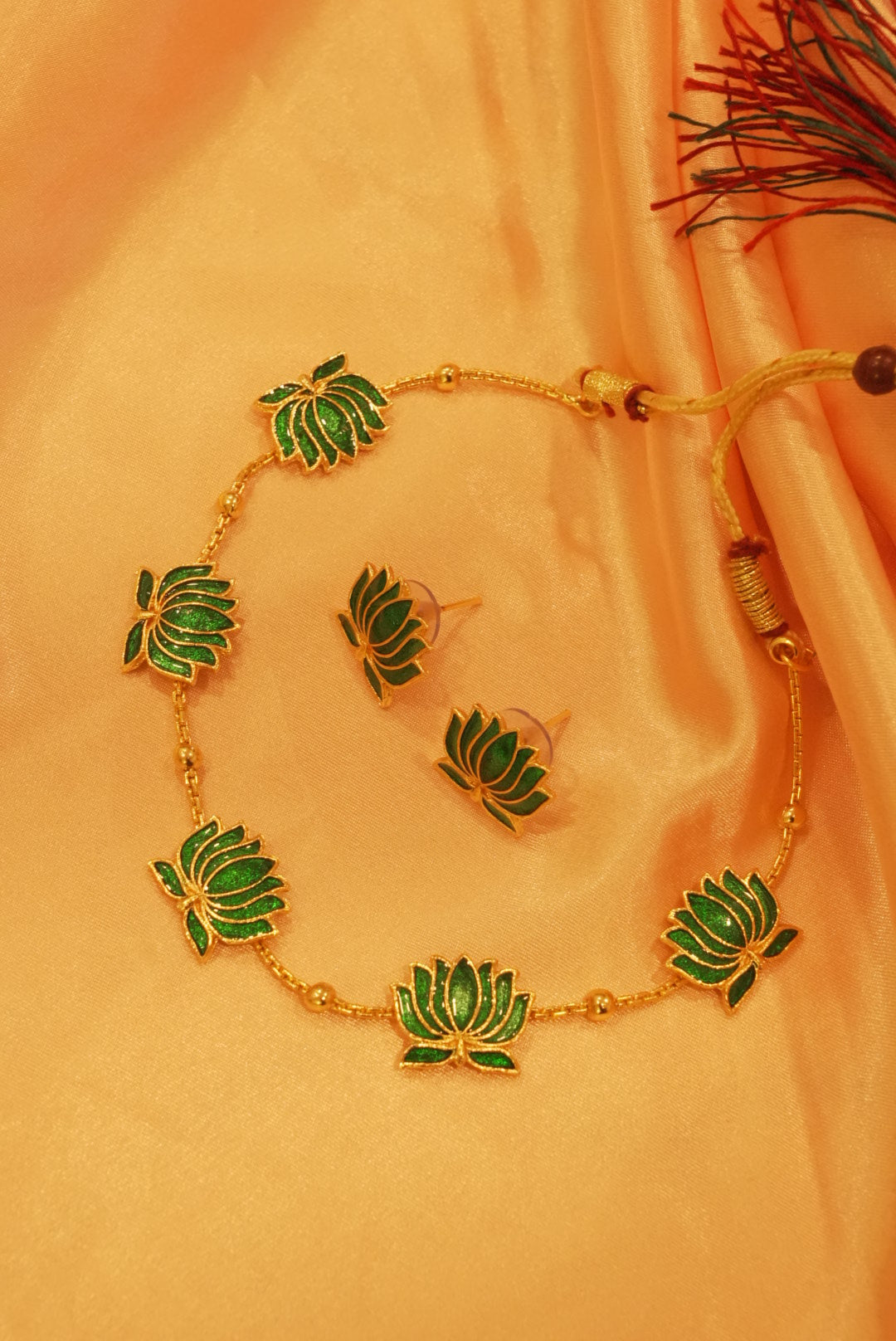 Green Lotus Set With Stud