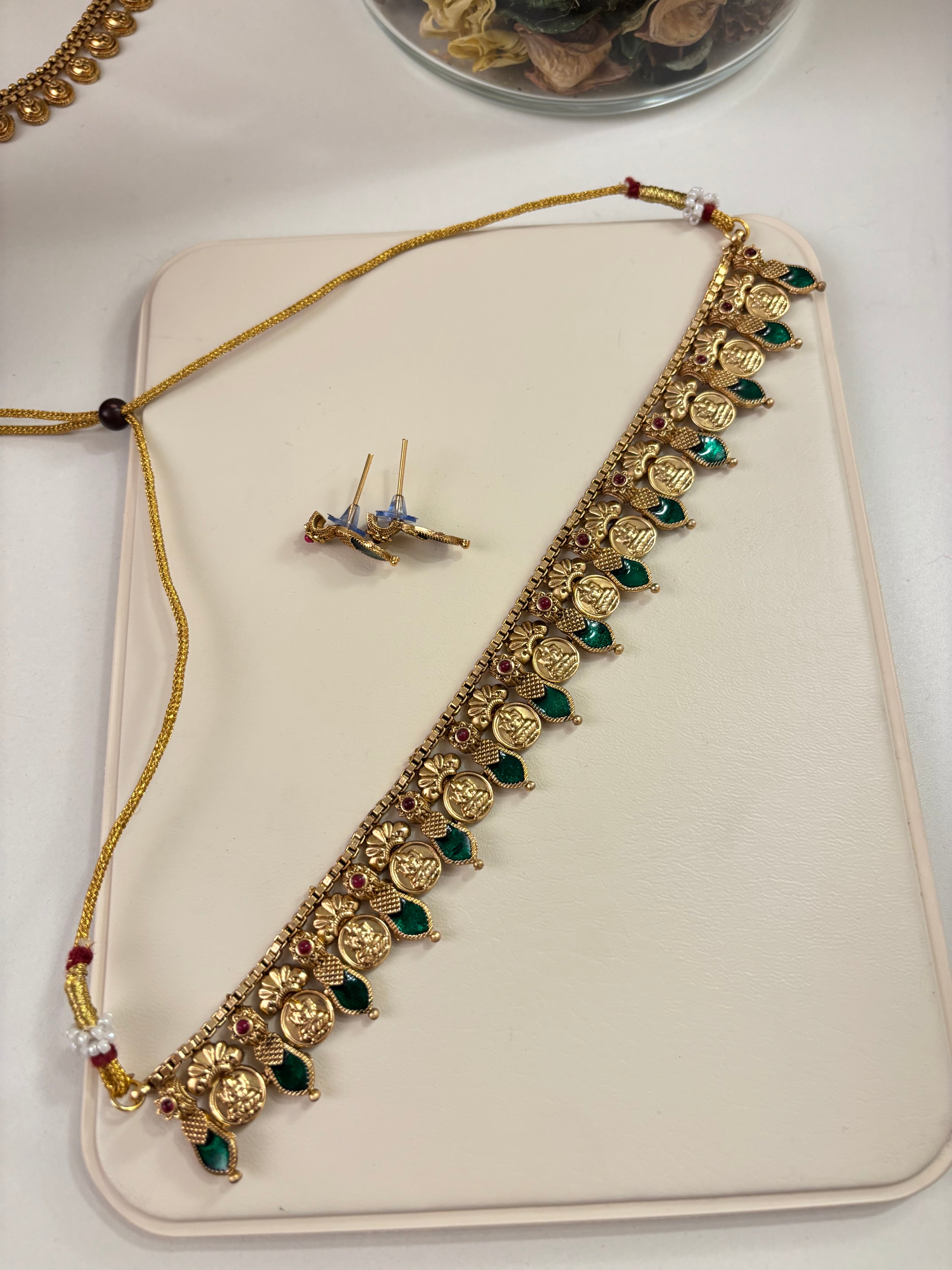 Emerald Laxmi Necklace With Stud