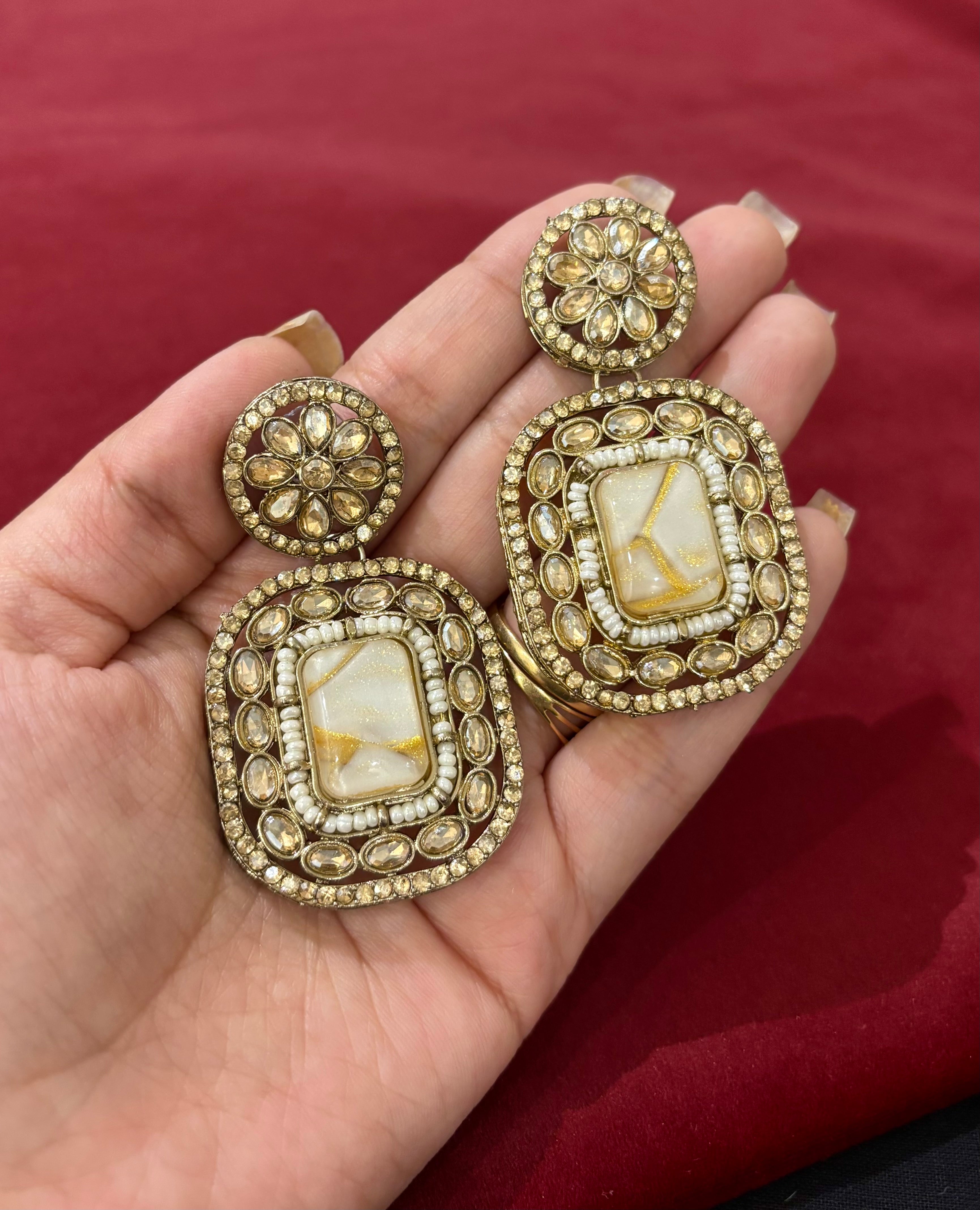Noori Earrings ( Ivory)