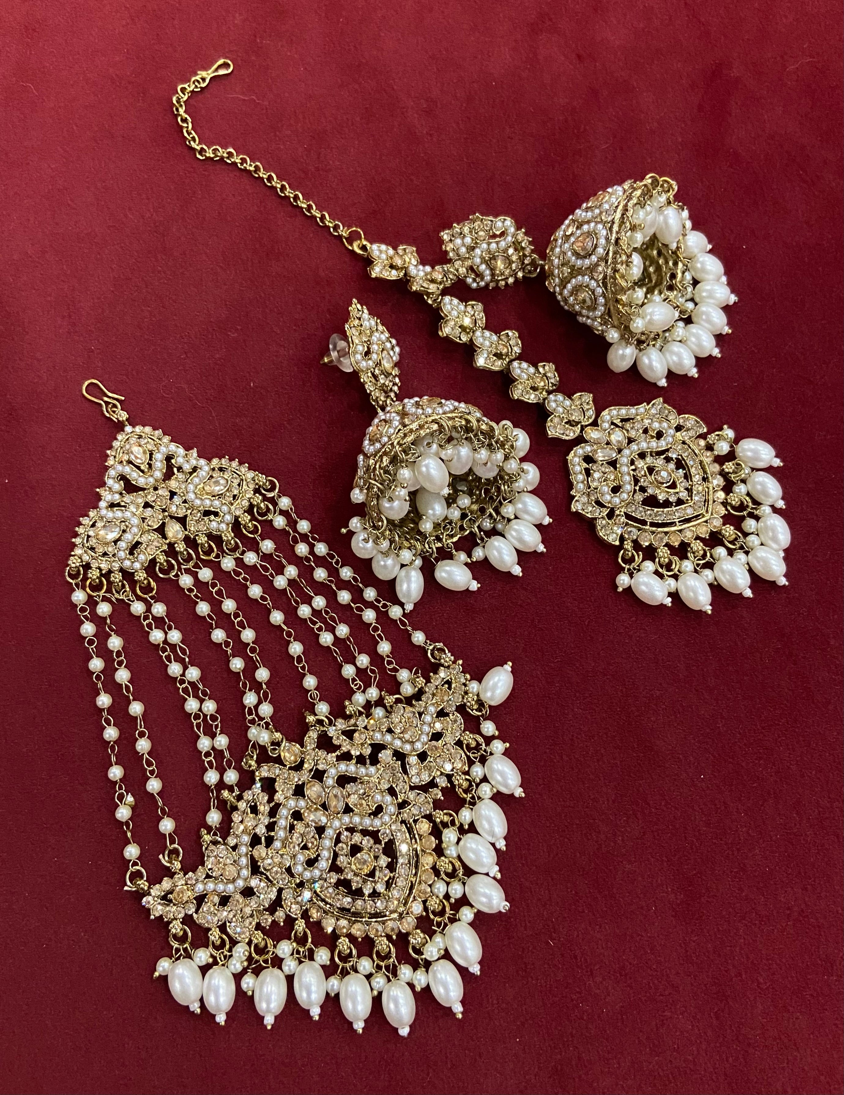 Prableen Mang Tikka With Jhumkas & Passa