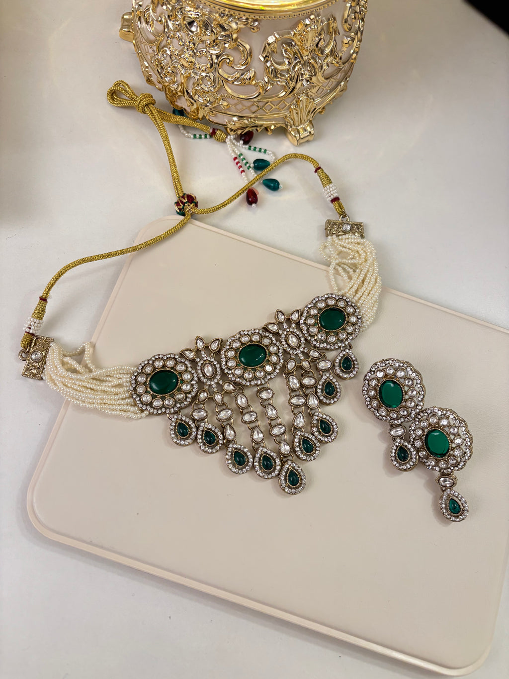 Bano Emerald Necklace In Layer Touch With Earrings