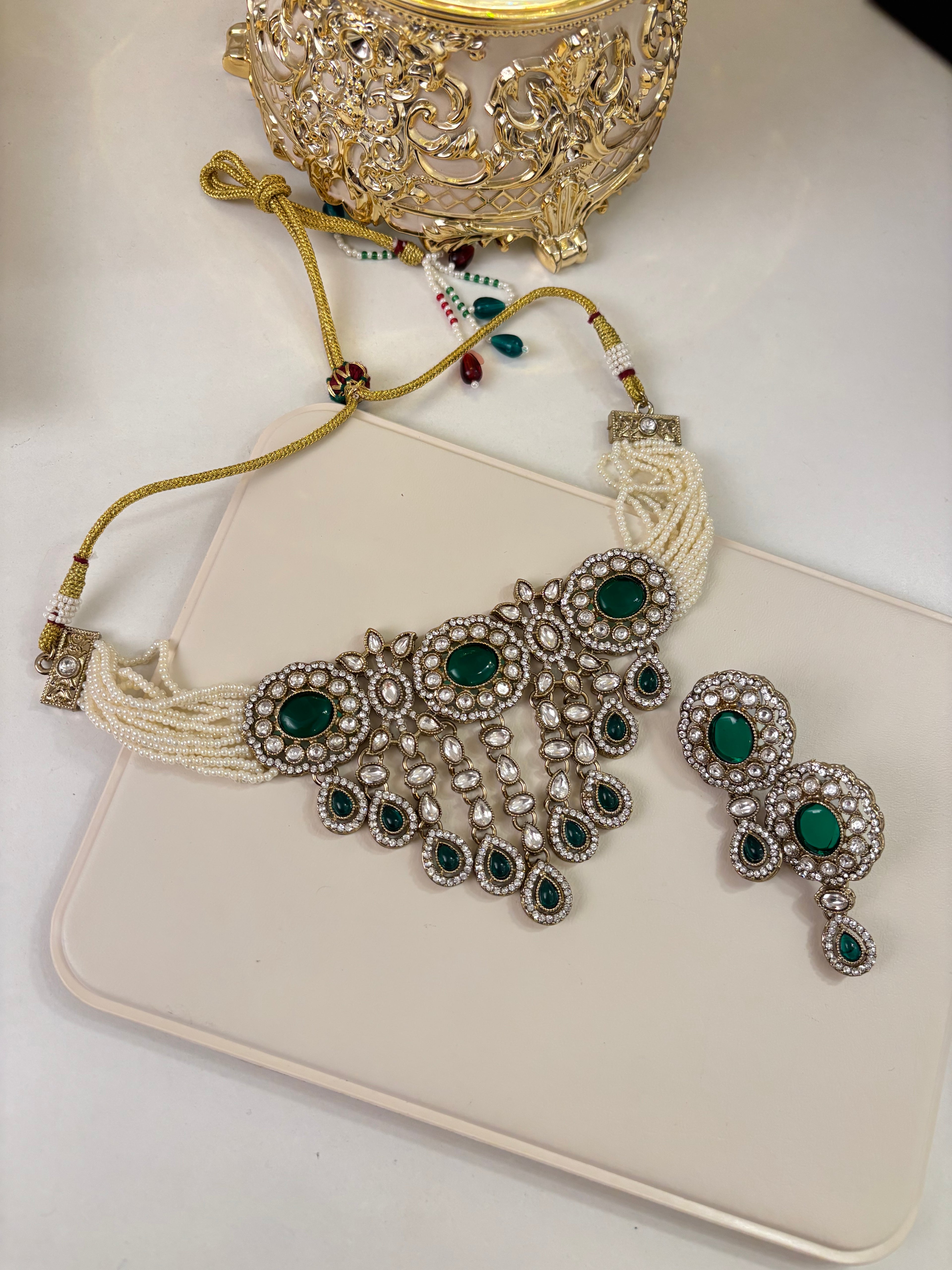 Bano Emerald Necklace In Layer Touch With Earrings