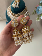 Heavy Look Choker Set With Mang Tikka & Long Jhumkas