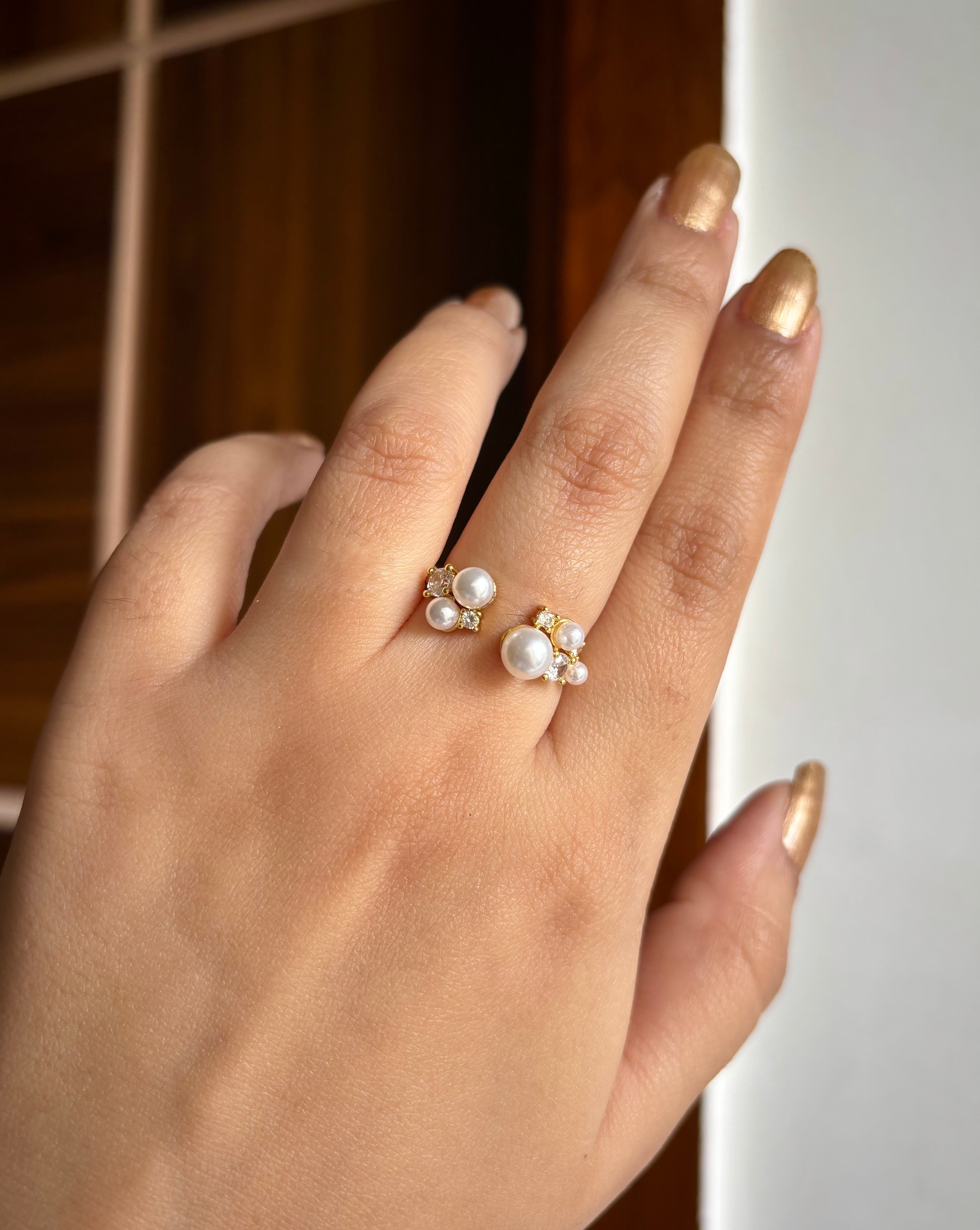 Pearl Hug Adjustable Ring