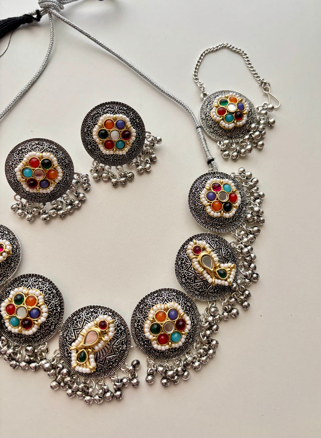 Meenakshi Premium Silver Choker With Mang Tikka & Stud Earrings In Pachi Touch