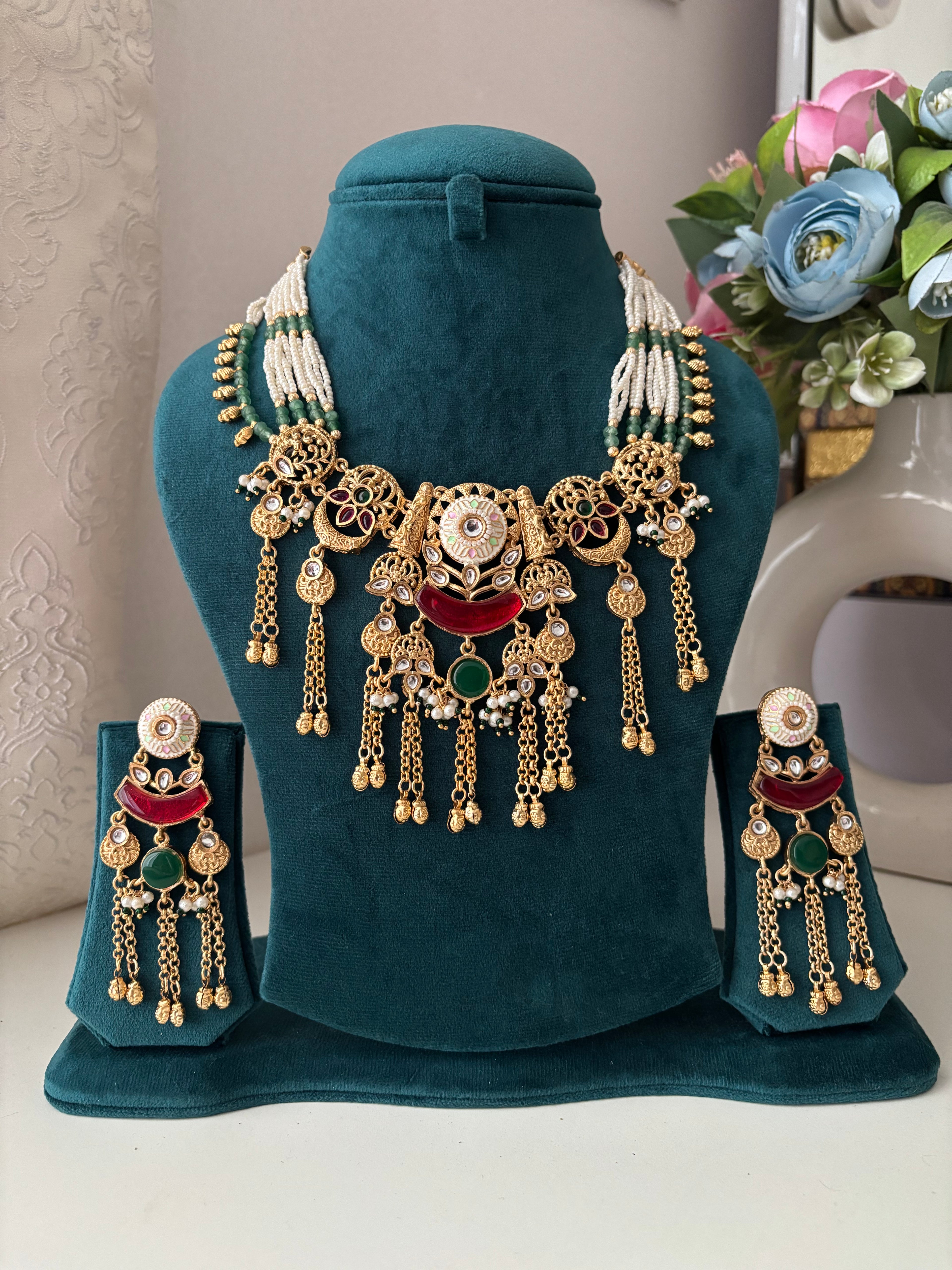 Premium Heritage Heavy Look Set With Long Earrings
