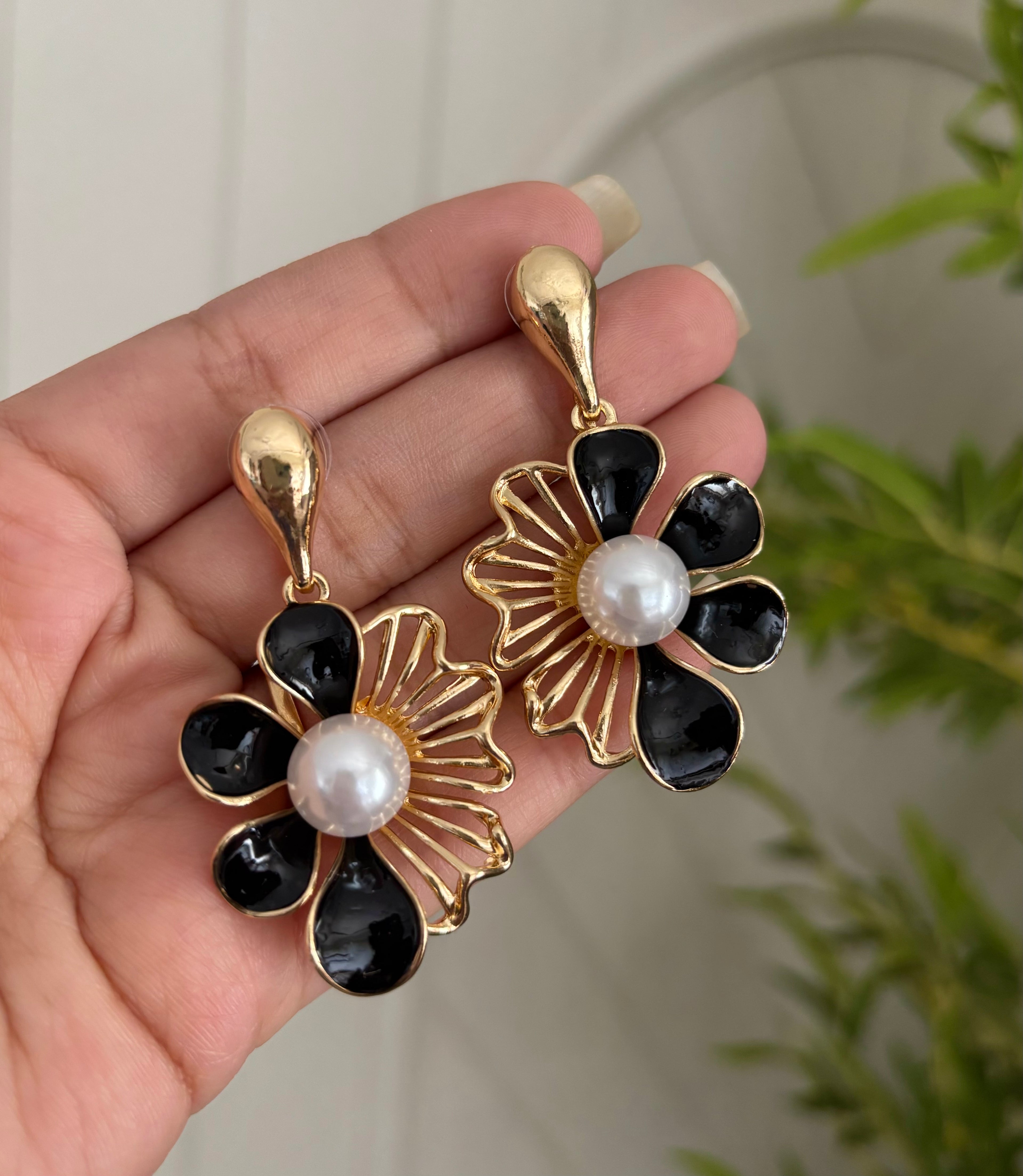 Black Flower Pearl Drop Earrings