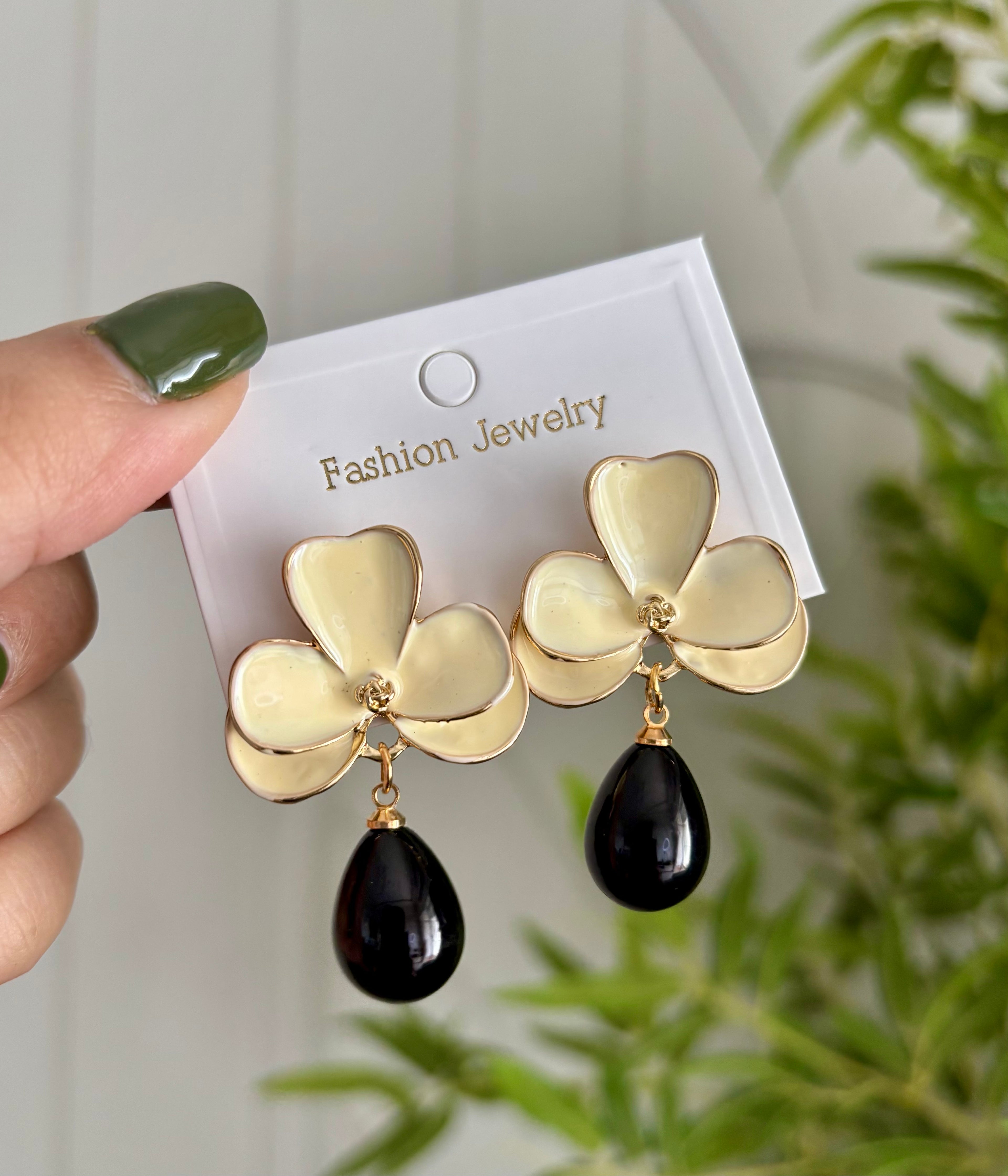 The Black & White Flower Earrings