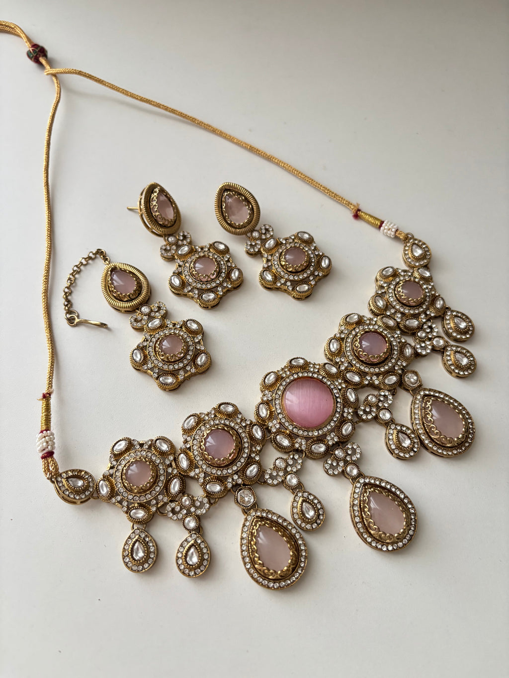 Princess Jasmine Turkish Choker Set With Mang Tikka & Earrings (Pink)