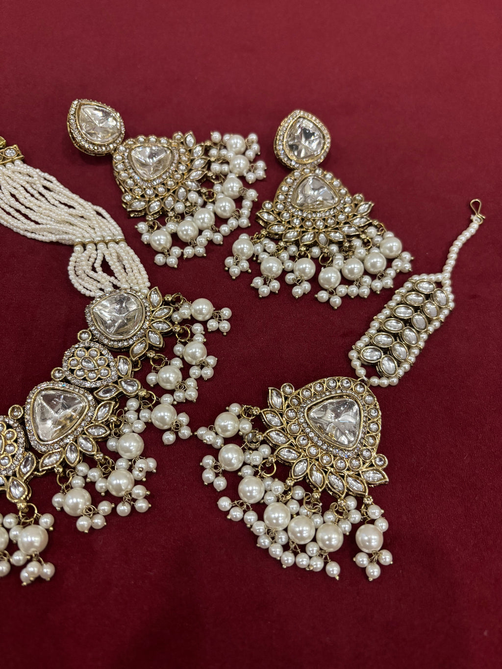 Ivory Navneet Heavy Look Choker Set With Mang Tikka & Earrings