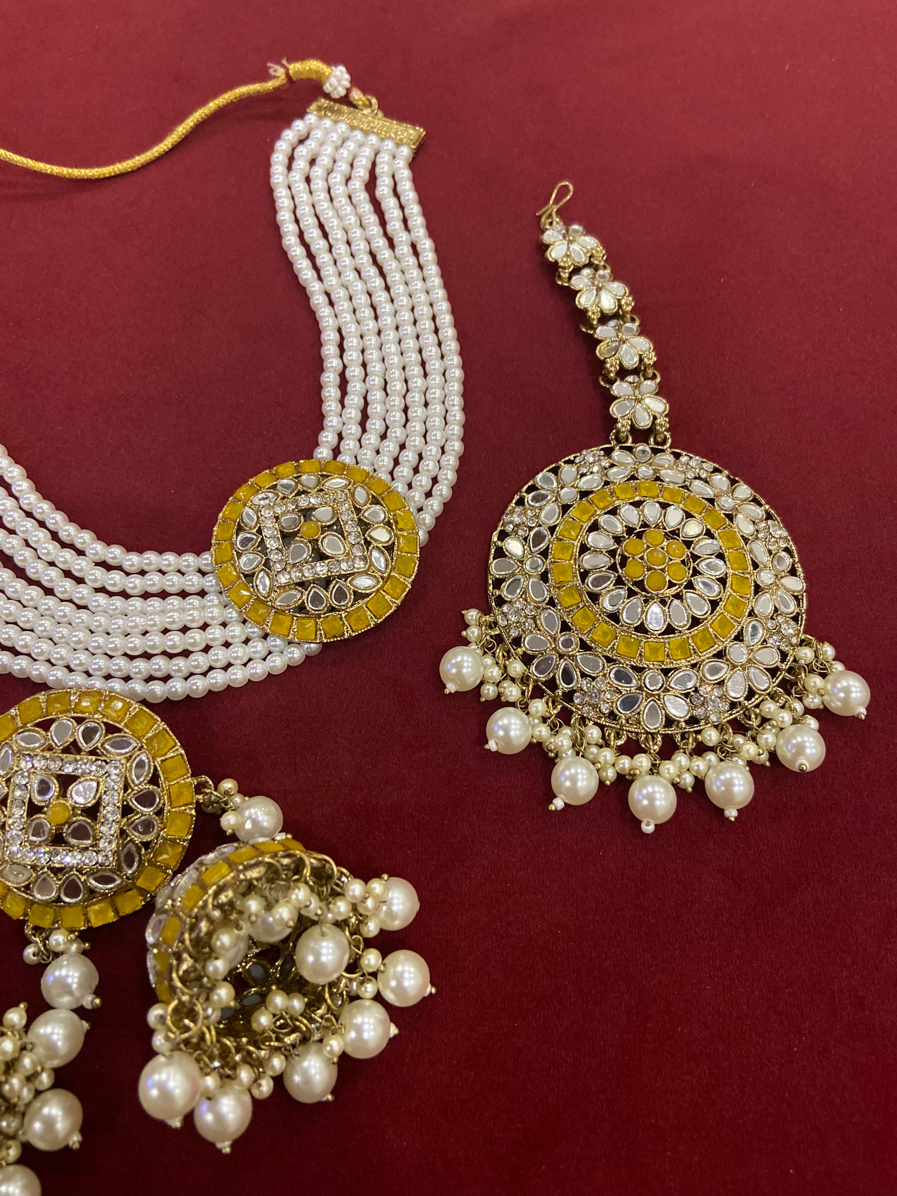 Round Choker Set With Pearls Touch & Oversized Mang Tikka & Jhumkas