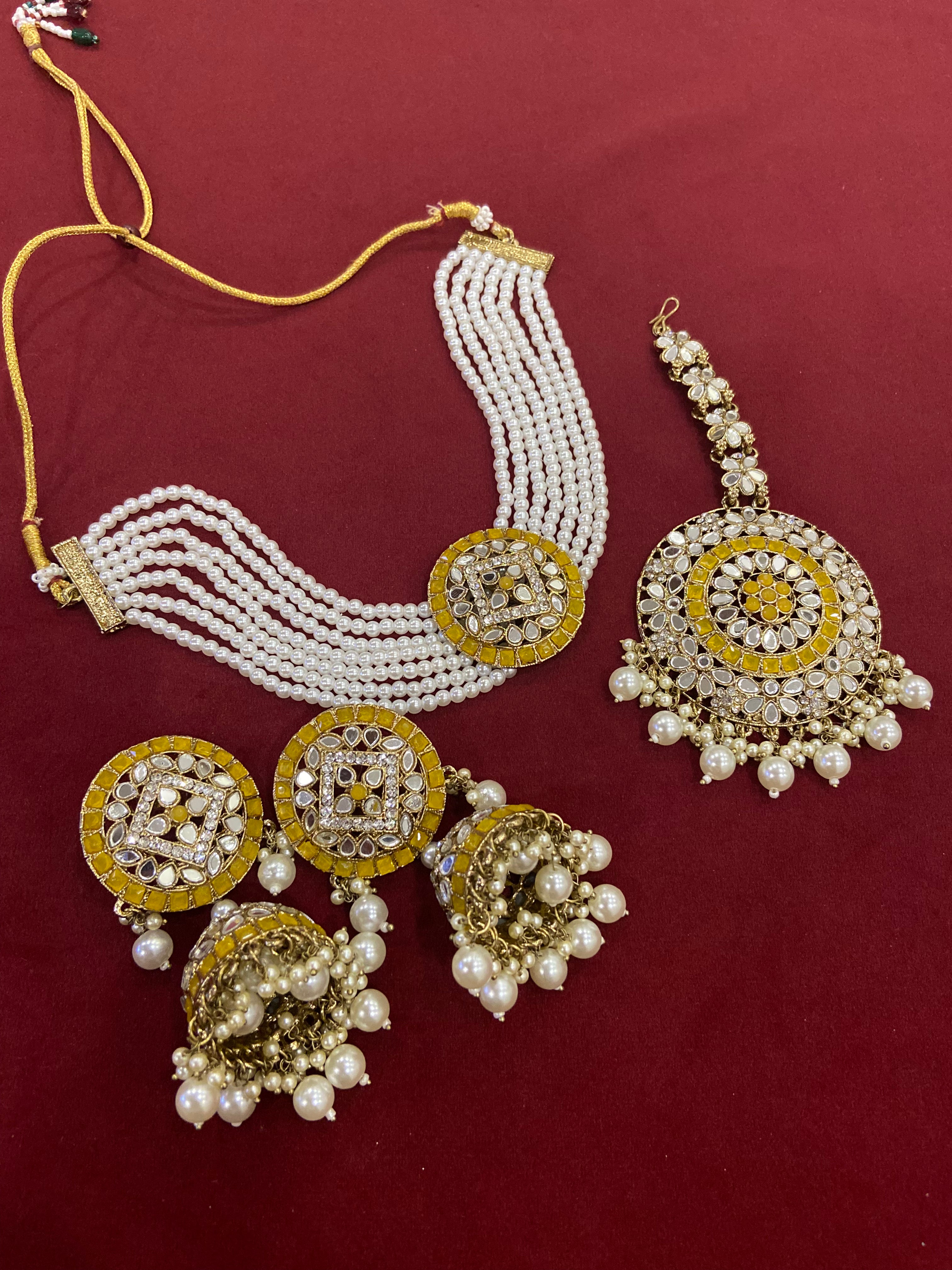 Round Choker Set With Pearls Touch & Oversized Mang Tikka & Jhumkas