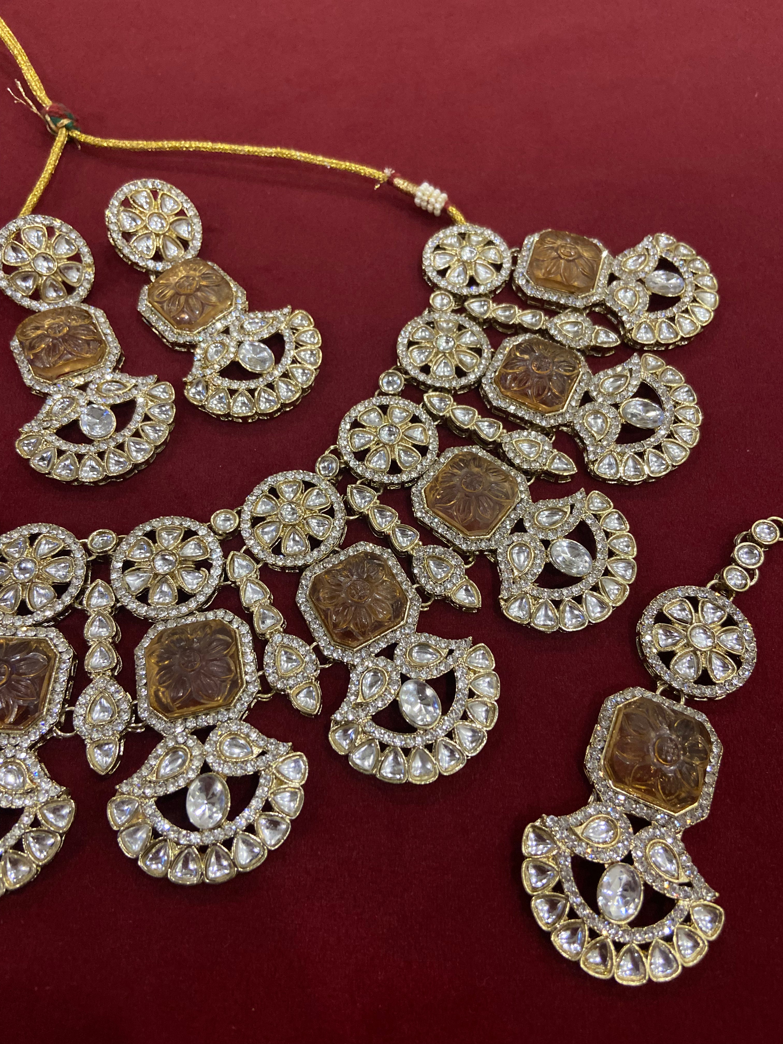 High Quality Heavy Look Choker Set With Mang Tikka & Earrings