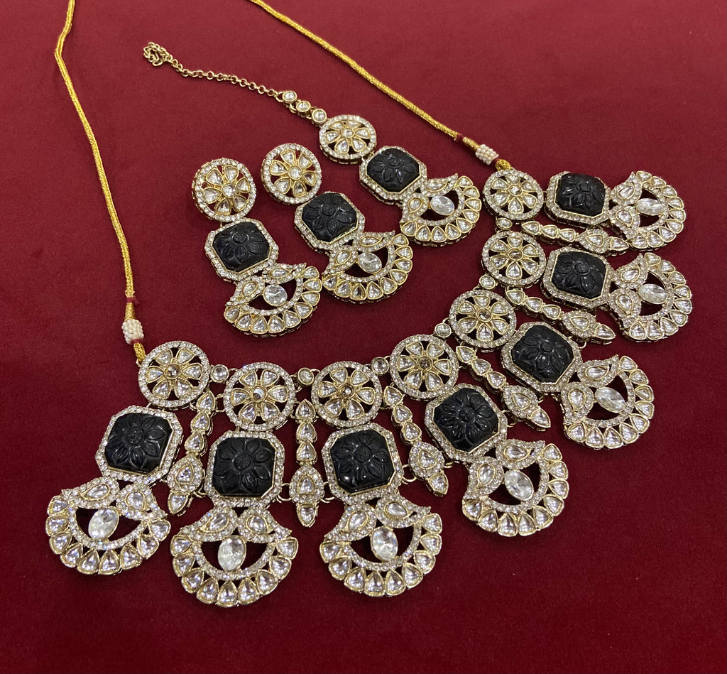 High Quality Heavy Look Choker Set With Mang Tikka & Earrings