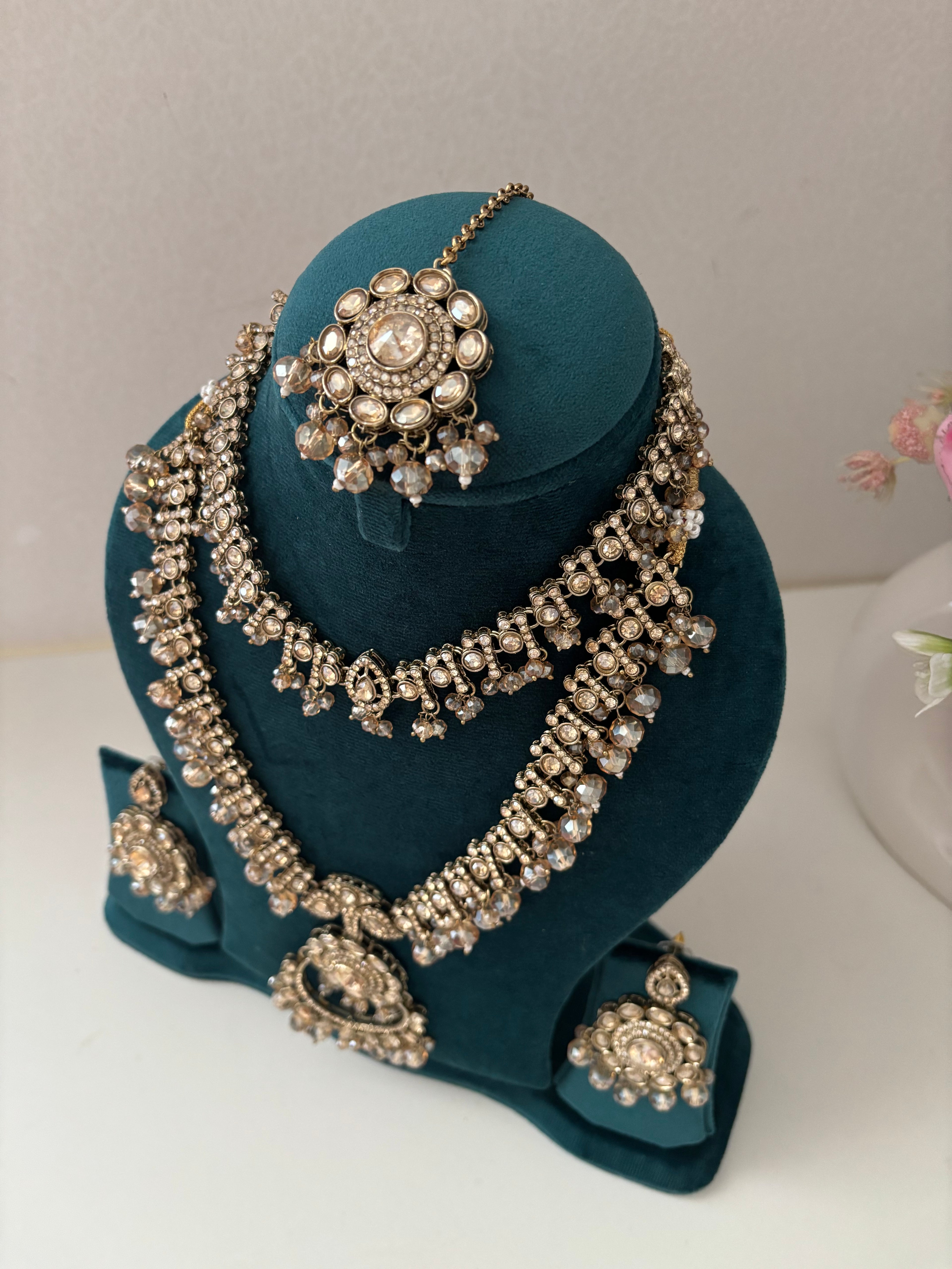 High Quality Designer Long Haar With Sleek Necklace & Mang Tikka Earrings (Champagne)