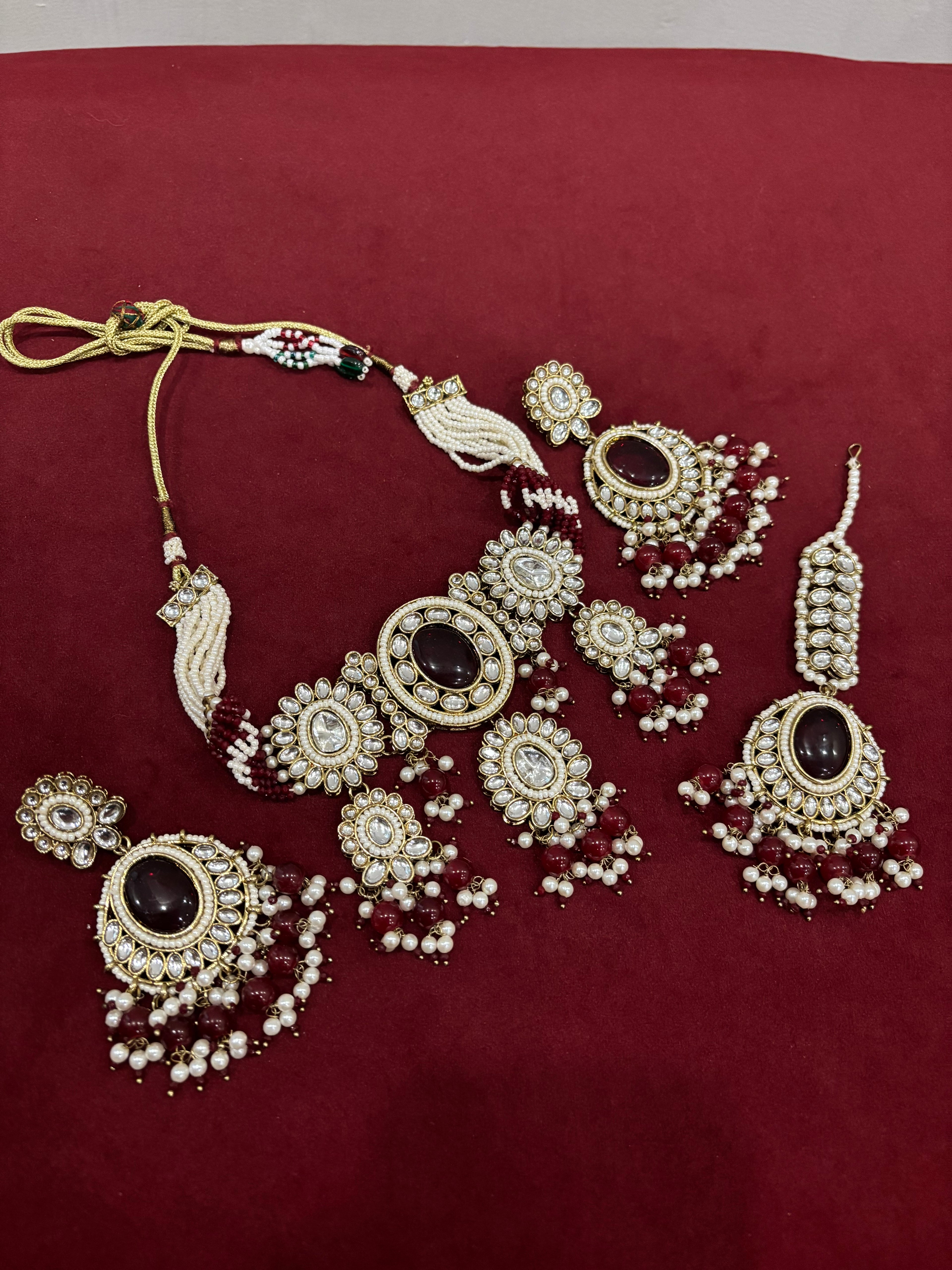 Neeti Maroon Heavy Look Choker Set With Mang Tikka & Earrings