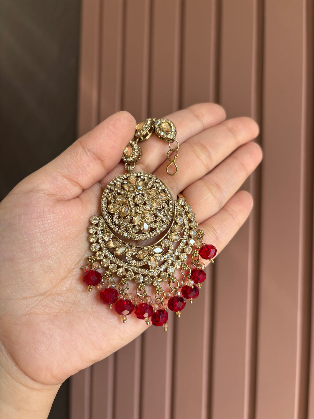Round Maroon Mang Tikka With Jhumkas & Side Layers