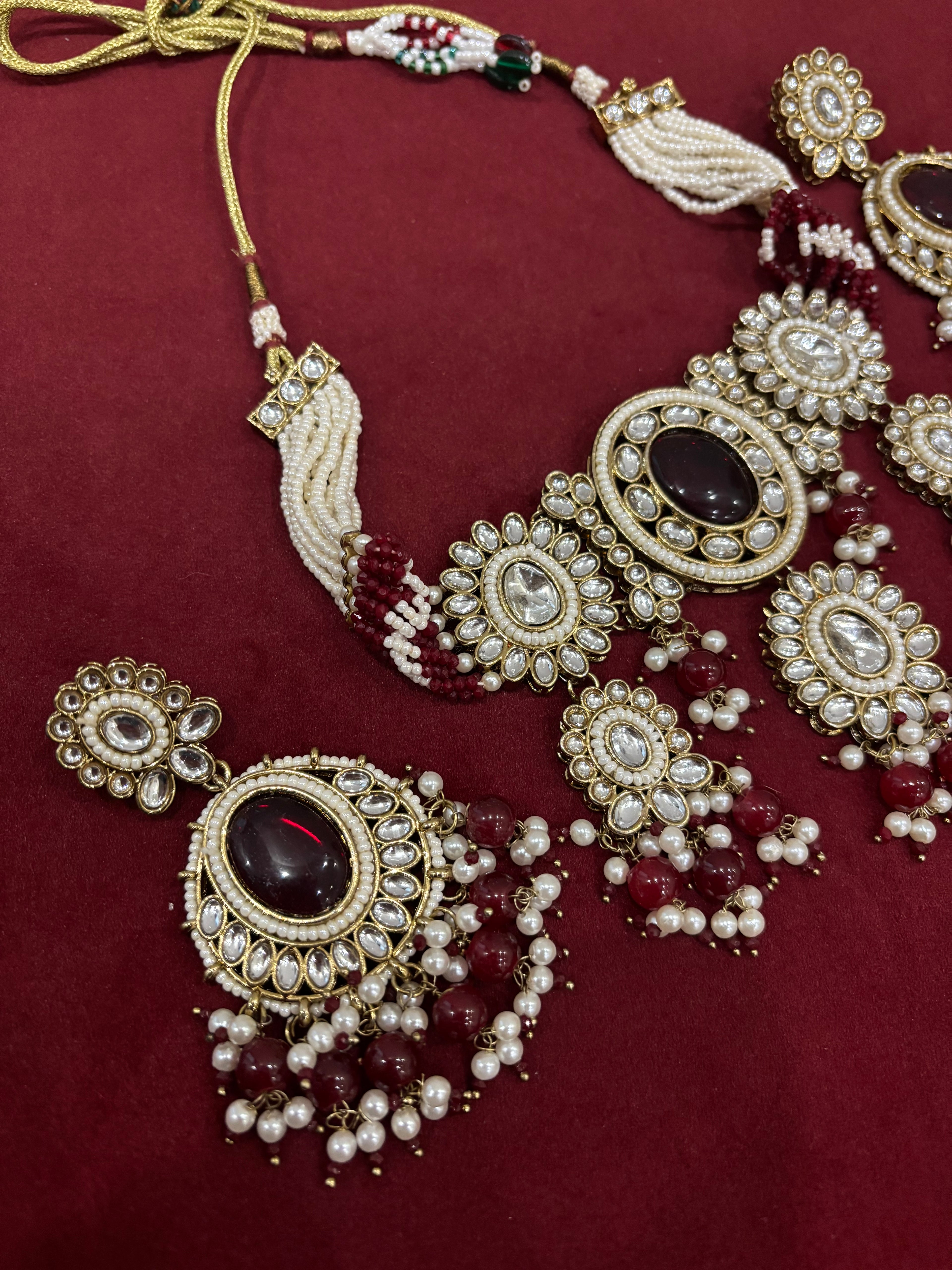 Neeti Maroon Heavy Look Choker Set With Mang Tikka & Earrings