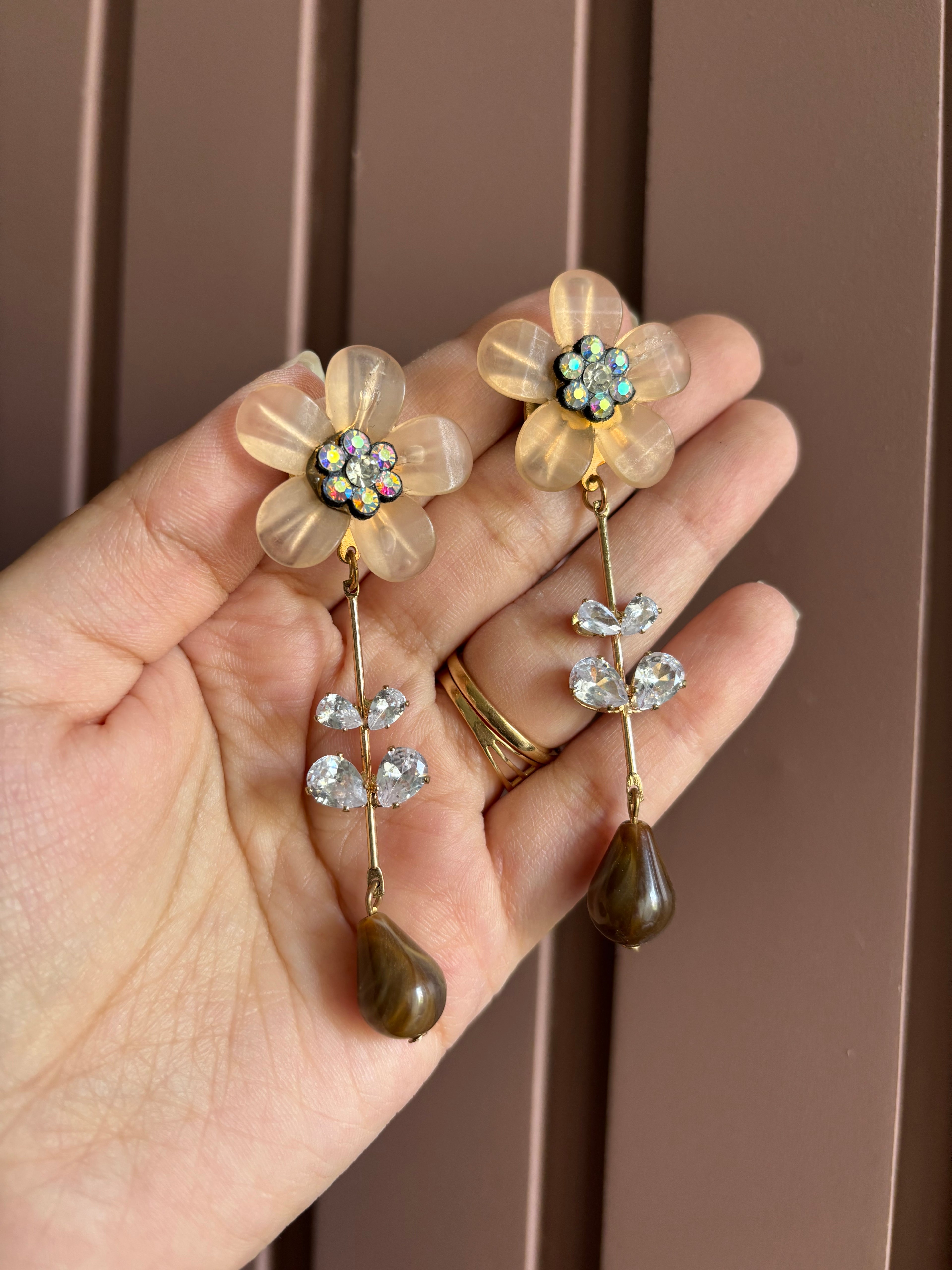 Daisy Flower Brown Earrings
