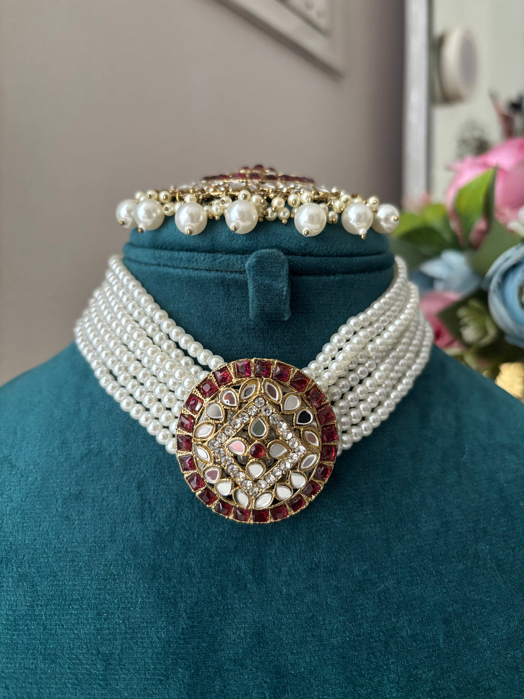 Classy Mirror Touch Choker Mang Tikka & Jhumkas ( Maroon)