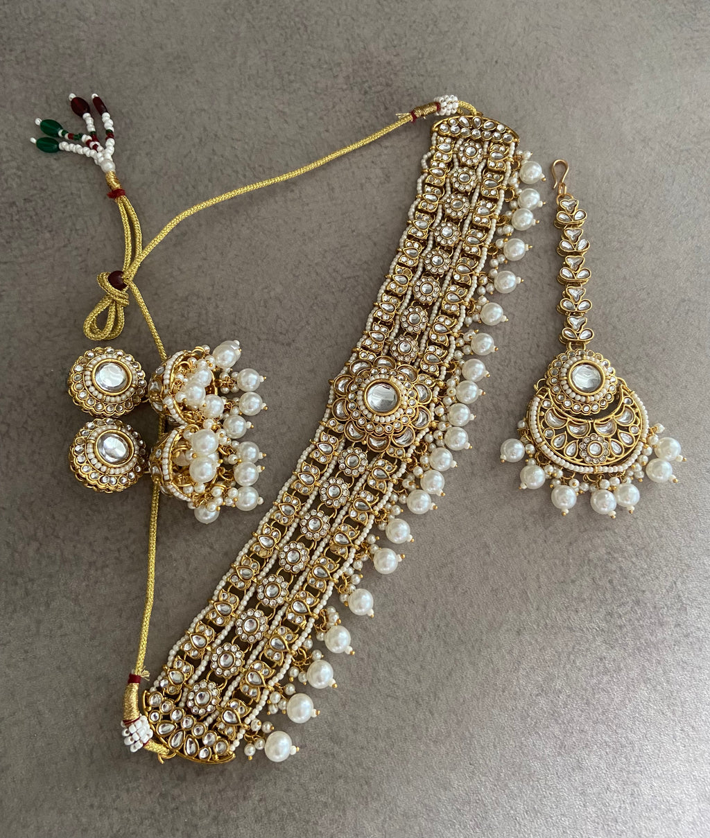 Classic Choker Set With Mang Tikka & Jhumkas