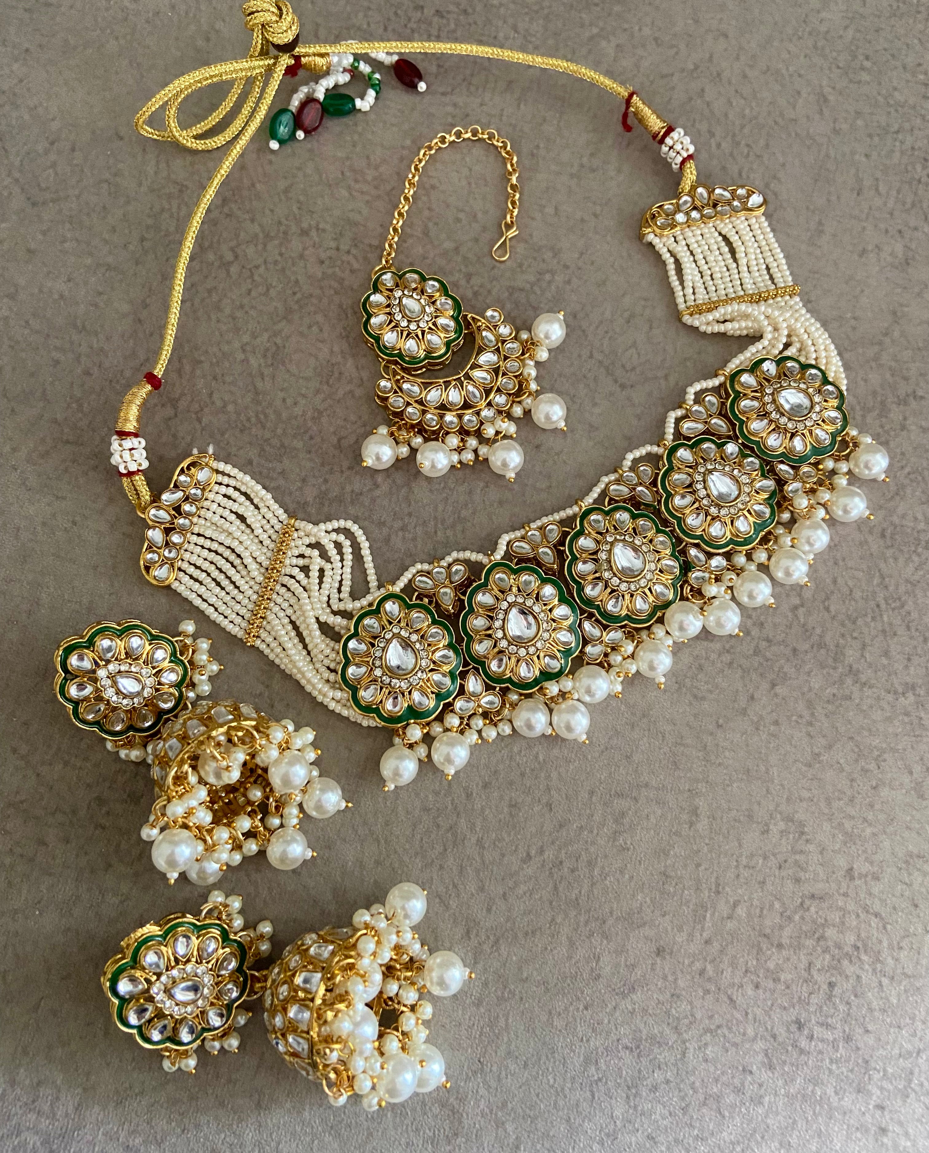 Aman Choker Set With Mang Tikka & Jhumkas