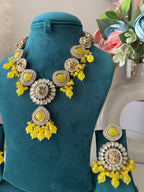 Sabya Necklace With Earrings (Yellow)
